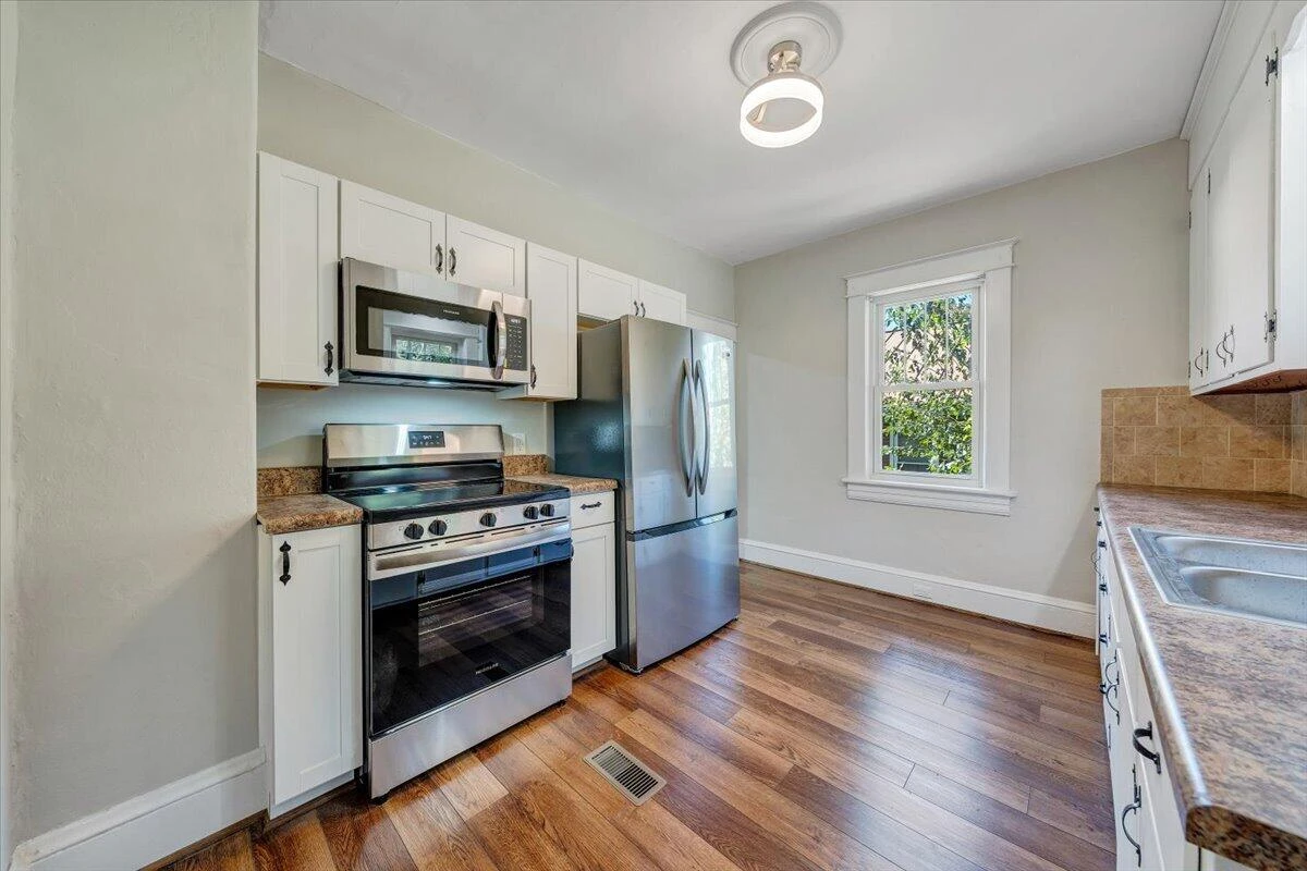 614 Morrill AVE SE - Photo 16