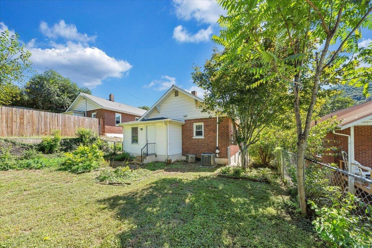 614 Morrill AVE SE - Photo 27