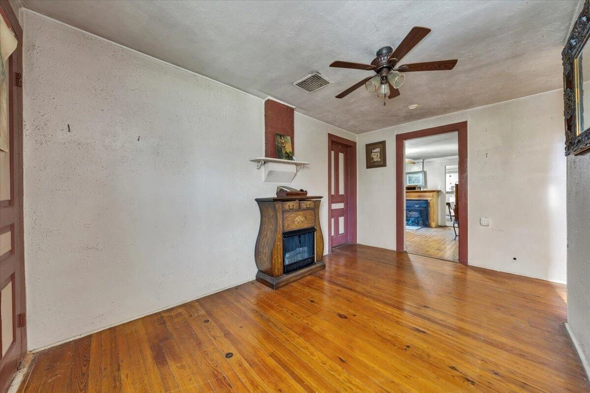 265 Conrad ST - Photo 5