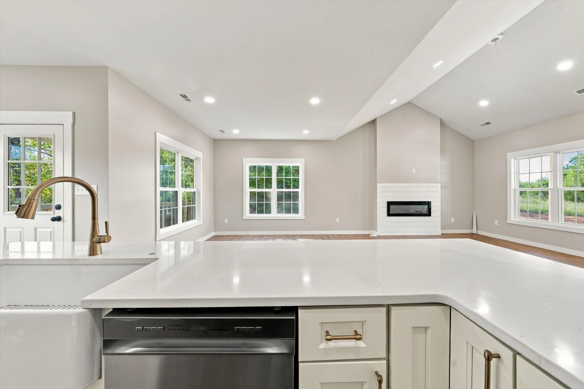 65 Summerfield RD - Photo 15