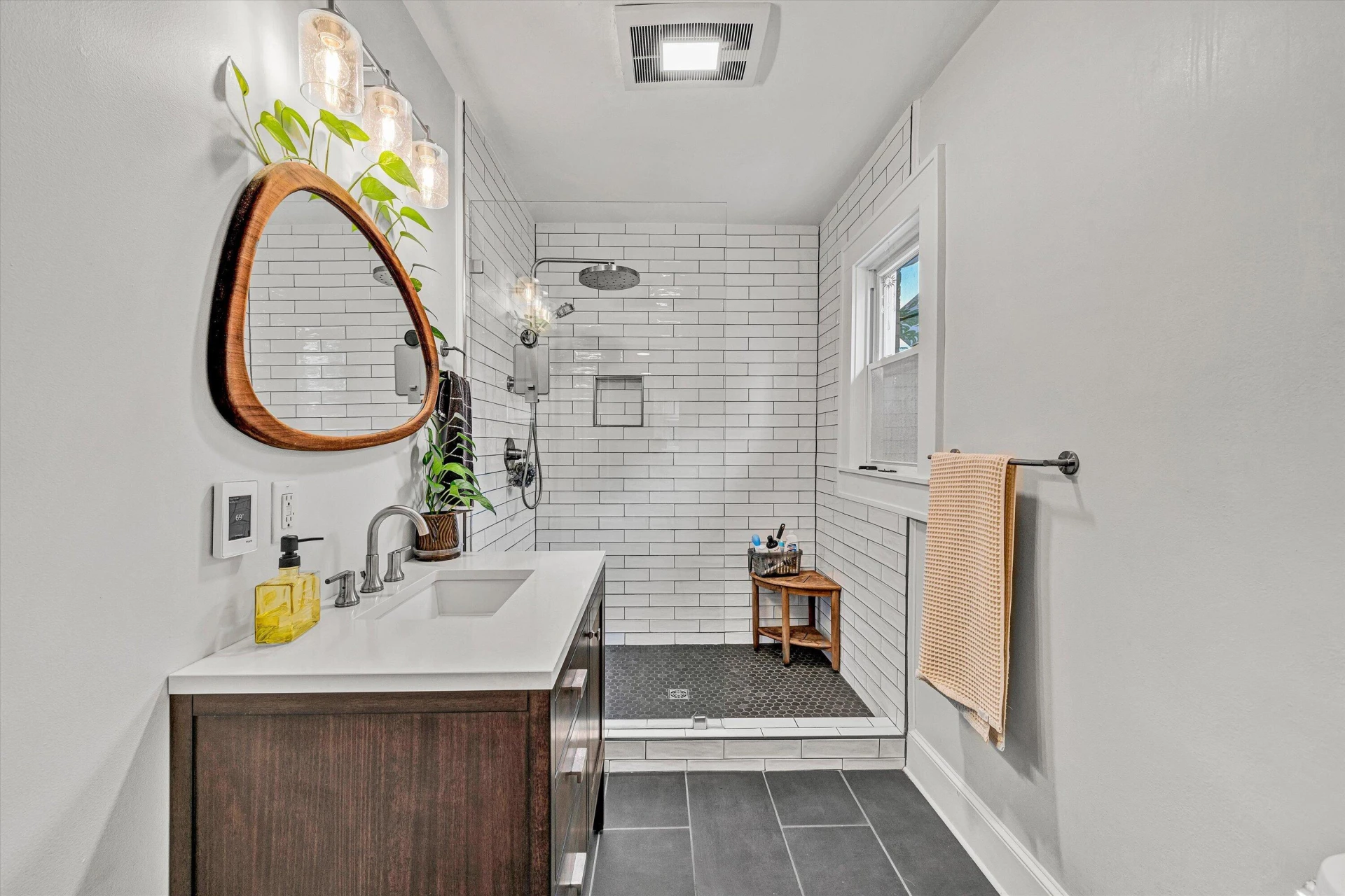 2917 Huntington BLVD NW - Photo 16