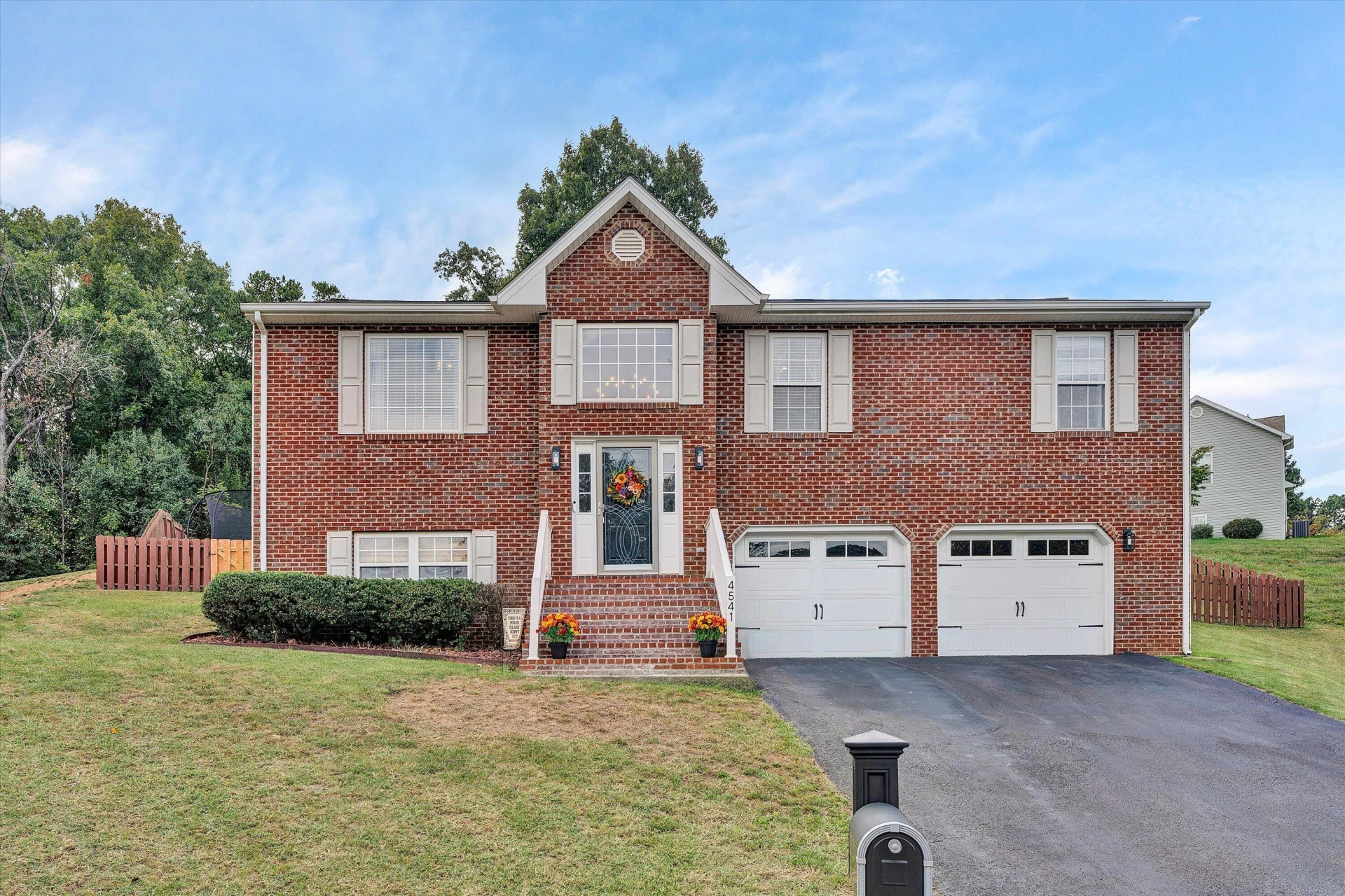 4541 Lomond CIR