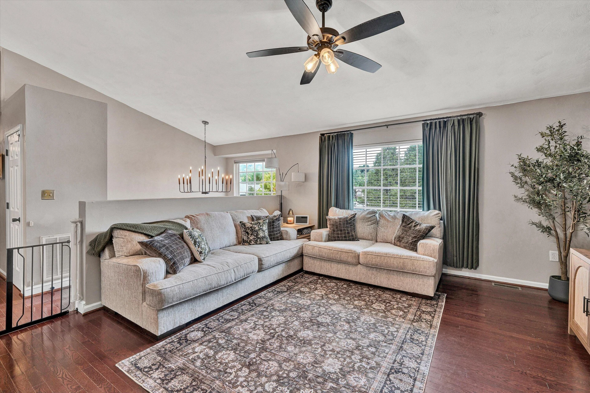 4541 Lomond CIR - Photo 3
