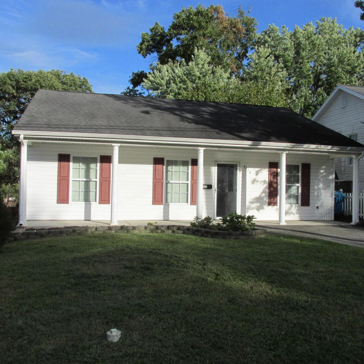 3418 Garden City BLVD SE - Photo 2