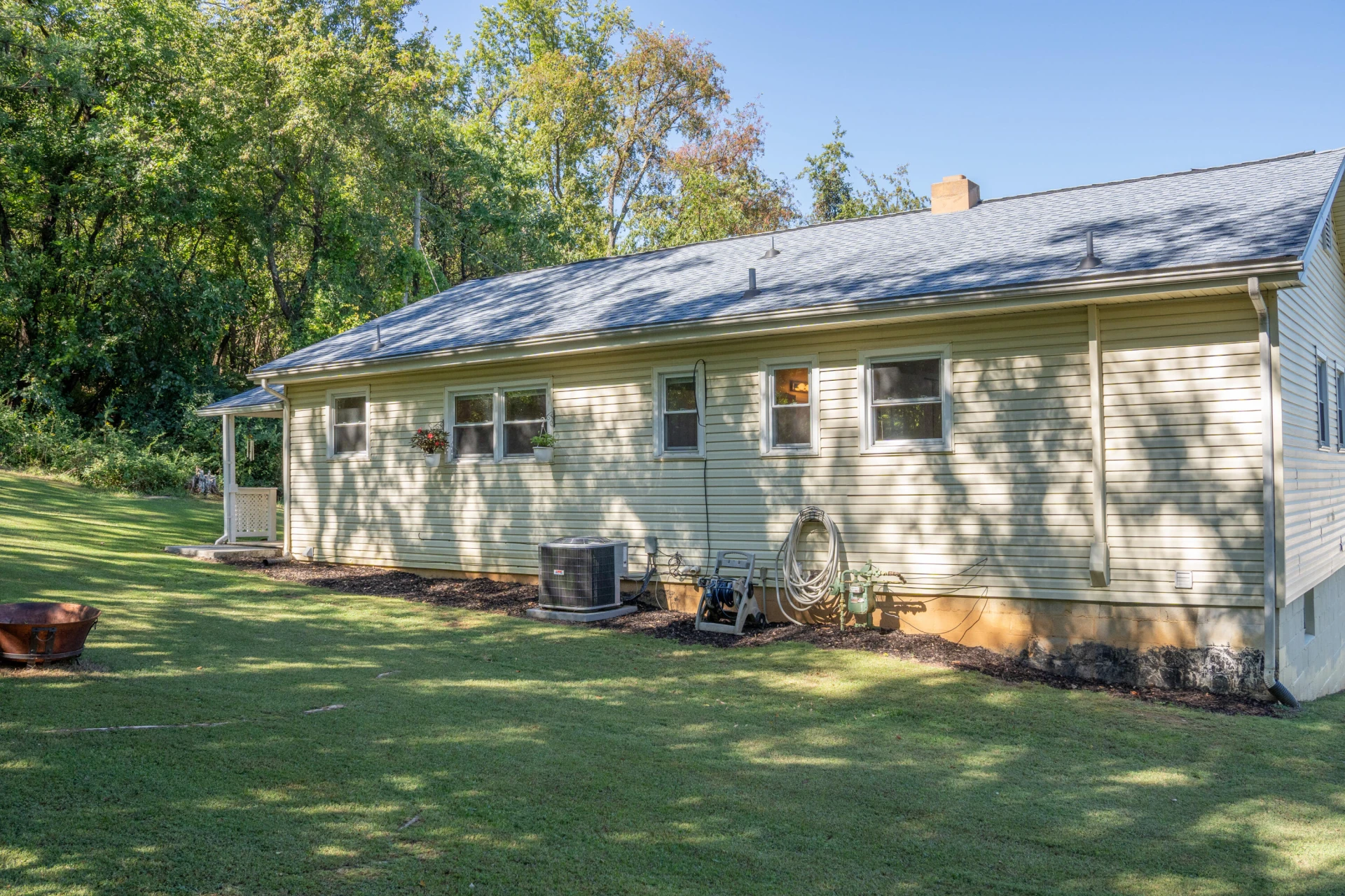 3545 Orange AVE NE - Photo 4