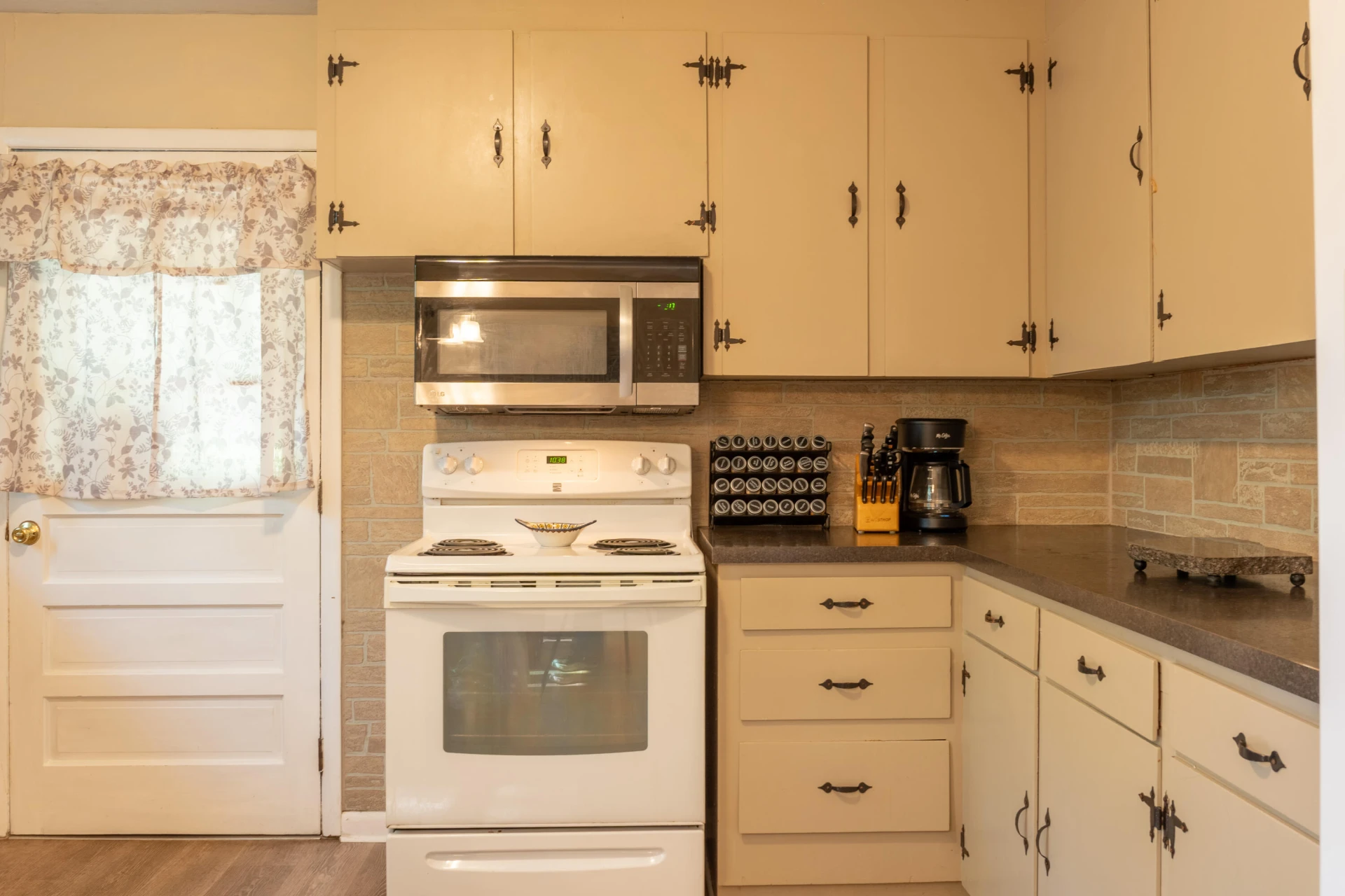 3545 Orange AVE NE - Photo 29