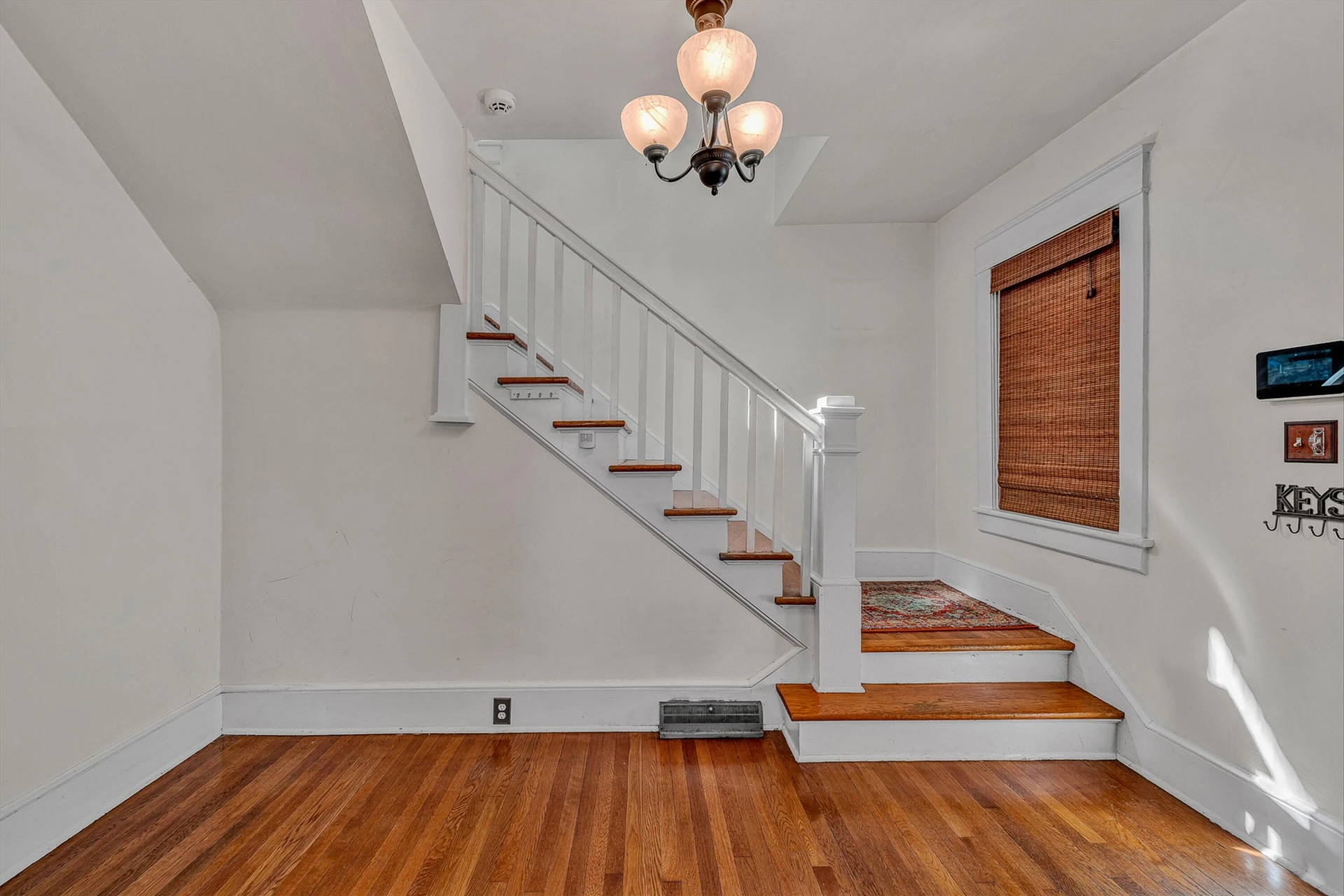 1030 Windsor AVE SW - Photo 5