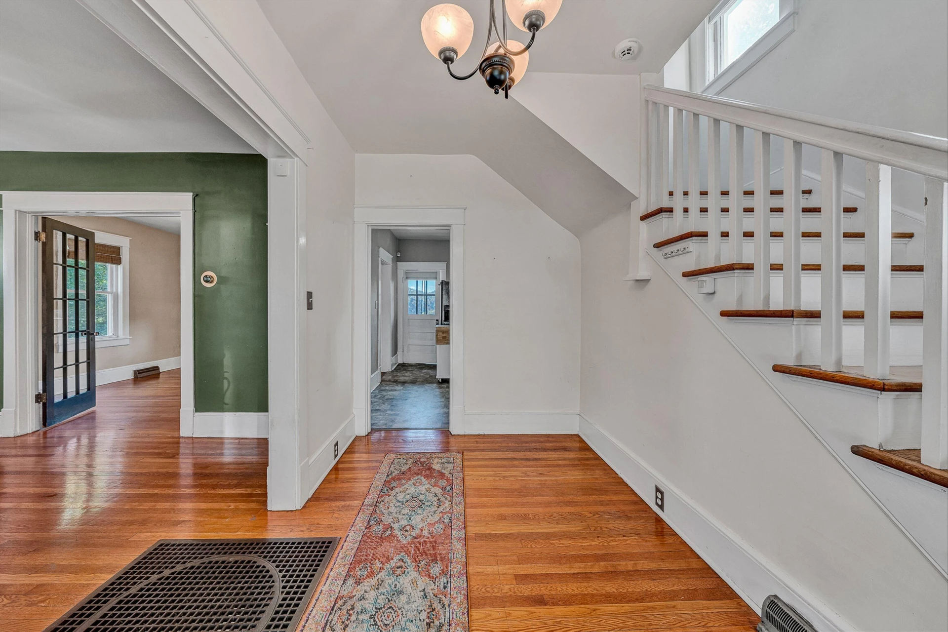 1030 Windsor AVE SW - Photo 6