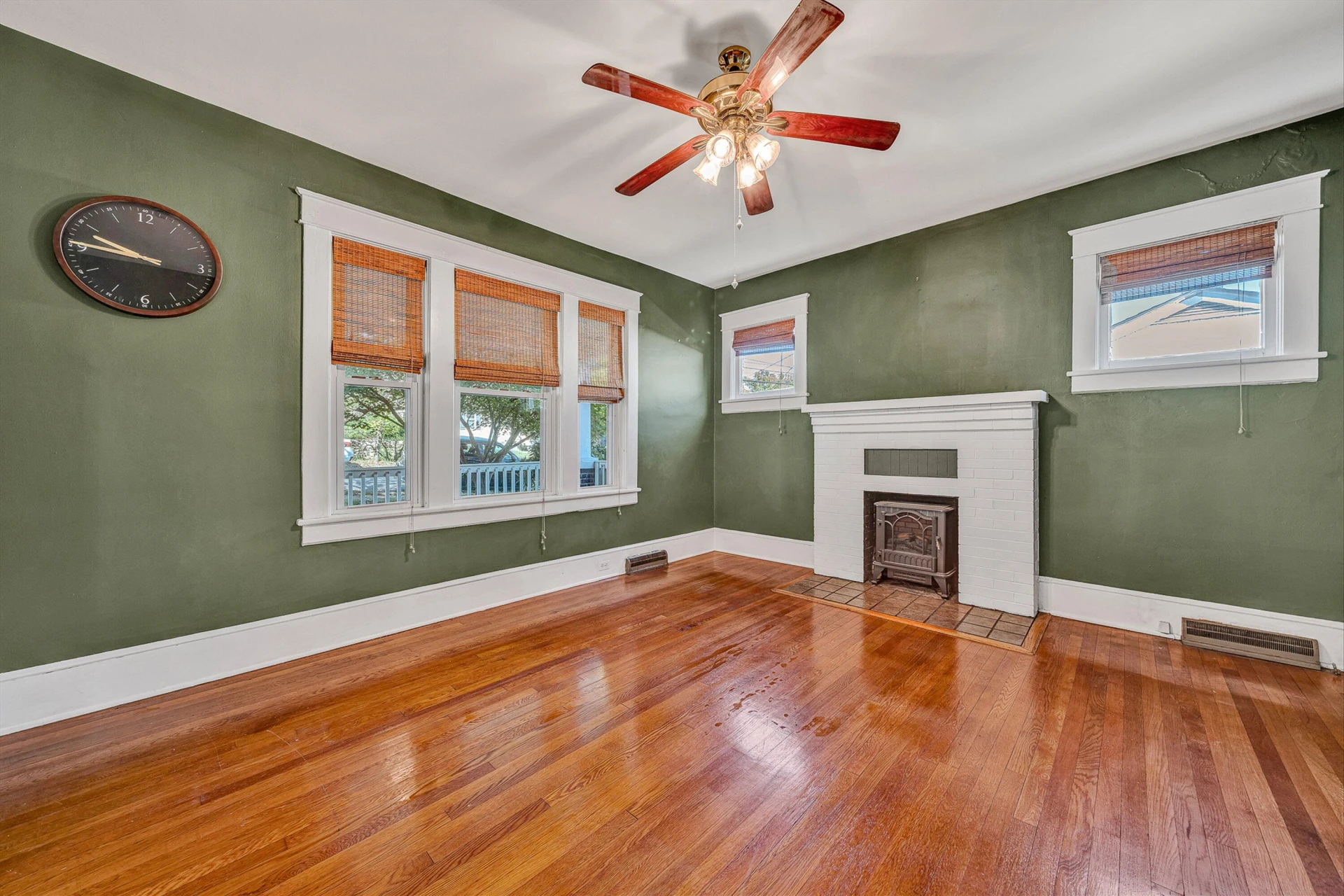 1030 Windsor AVE SW - Photo 7