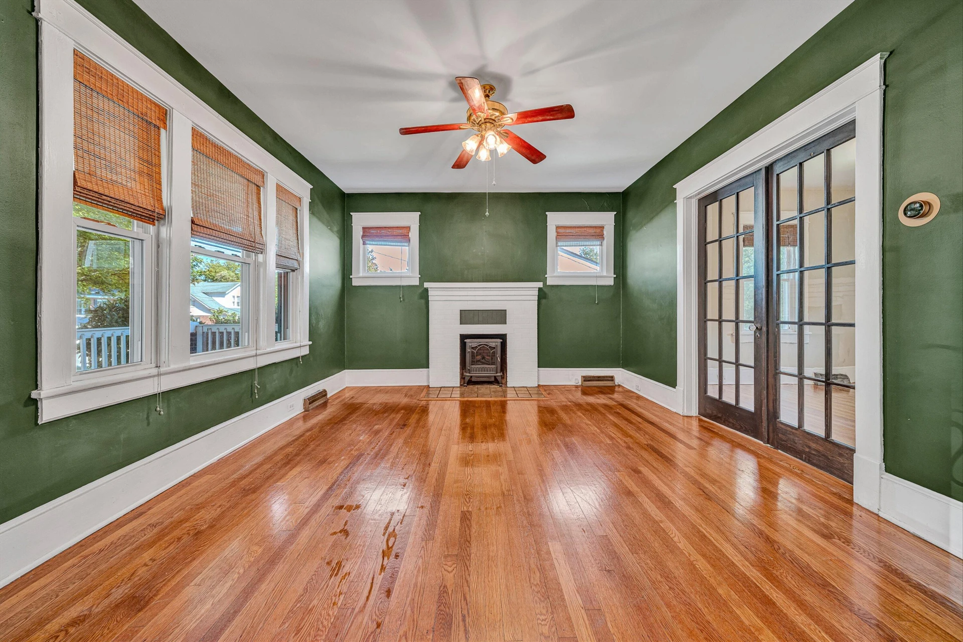 1030 Windsor AVE SW - Photo 8