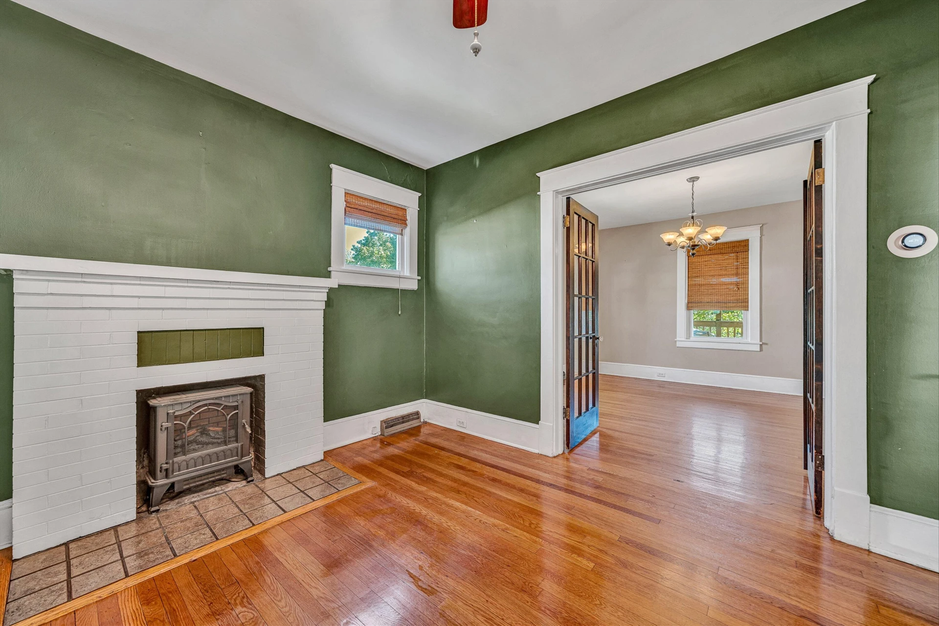 1030 Windsor AVE SW - Photo 9