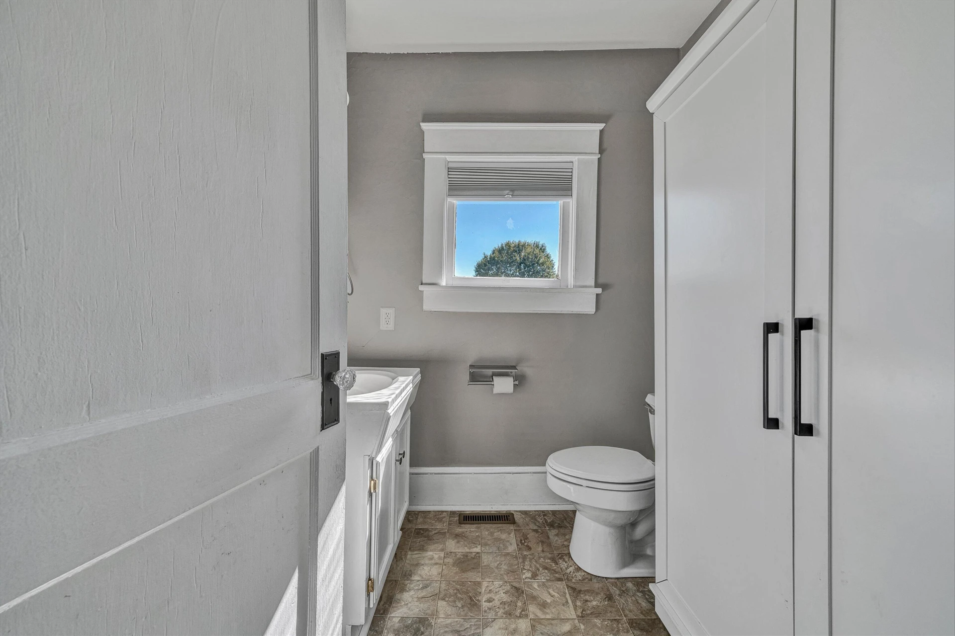 1030 Windsor AVE SW - Photo 16