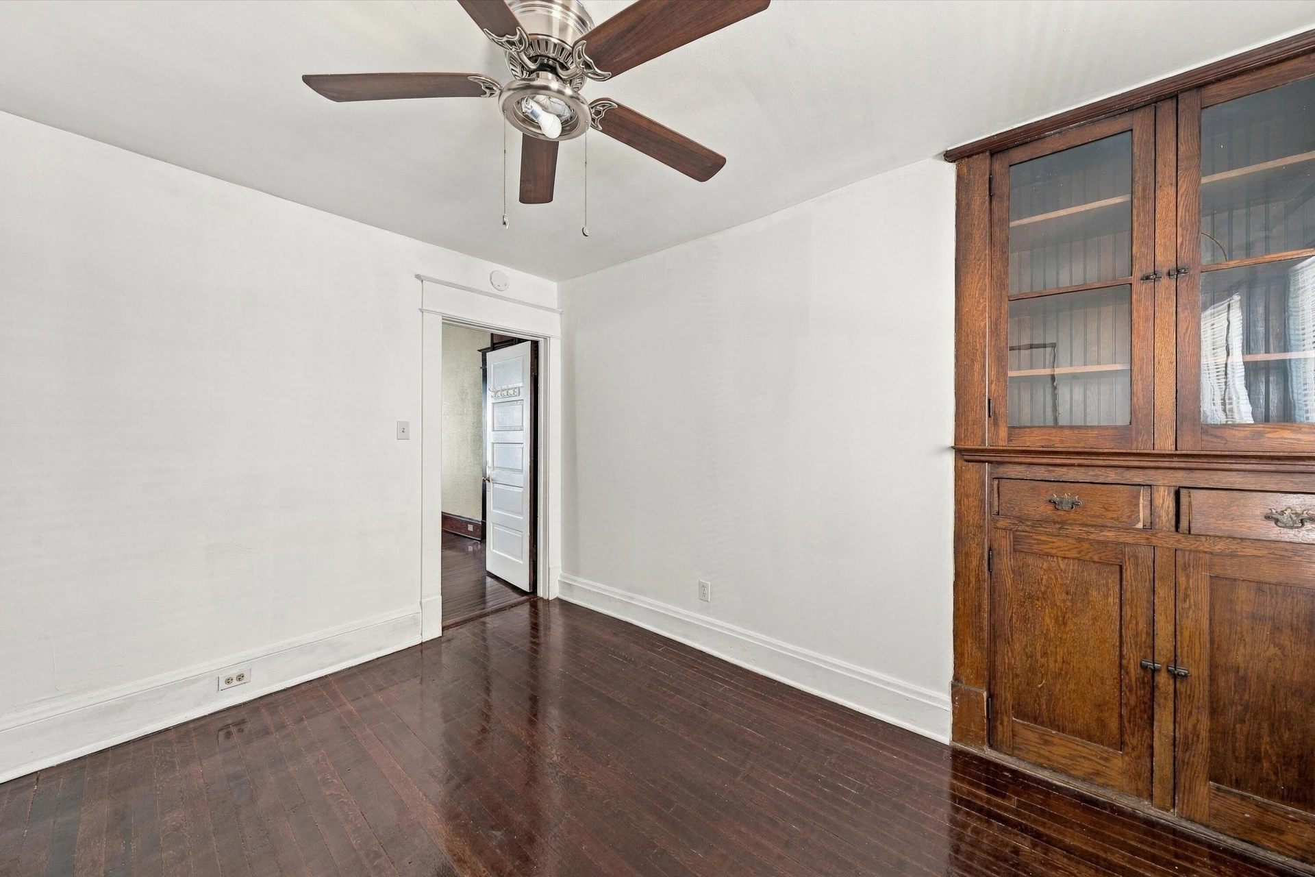 625 Elm AVE SE - Photo 9