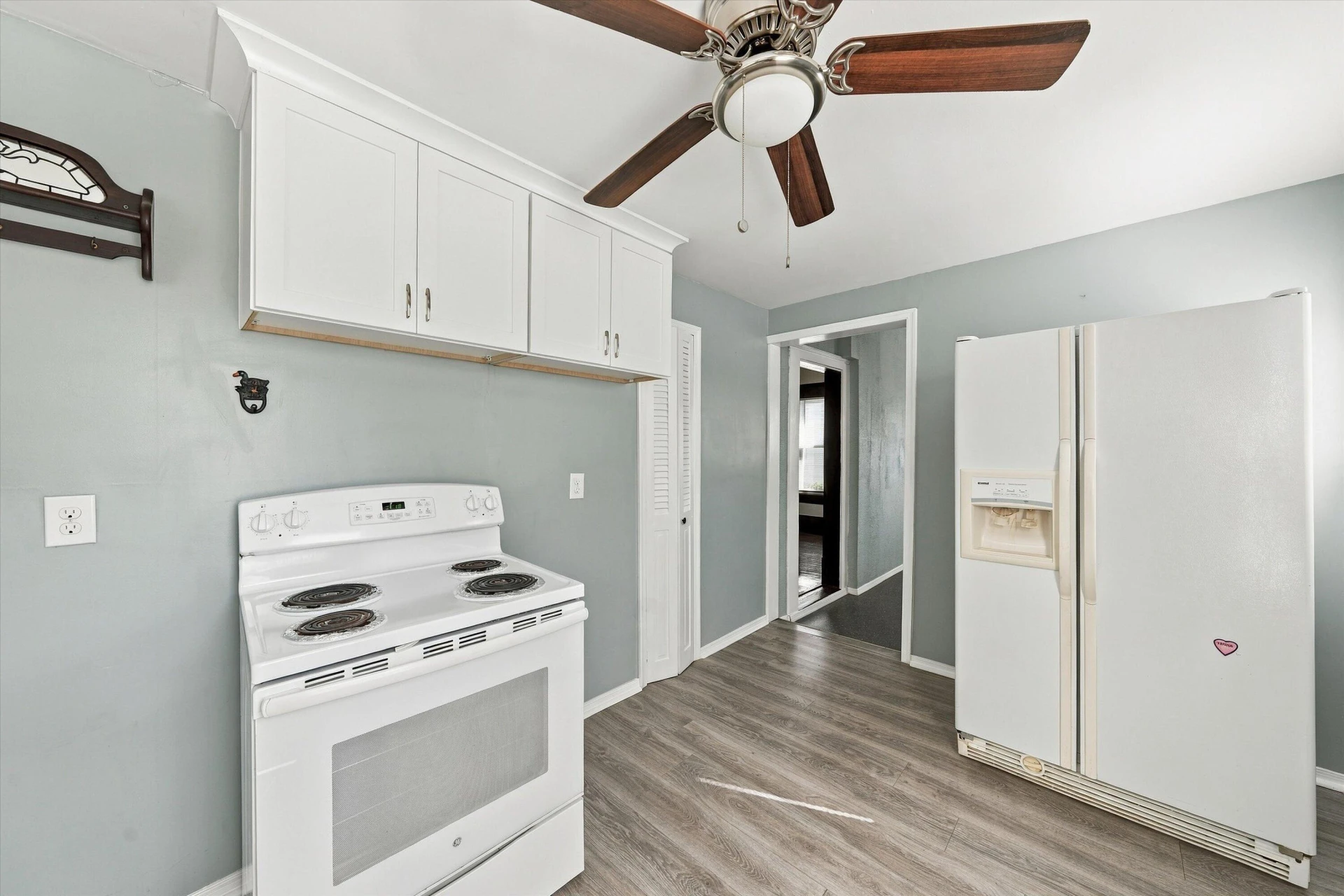 625 Elm AVE SE - Photo 11