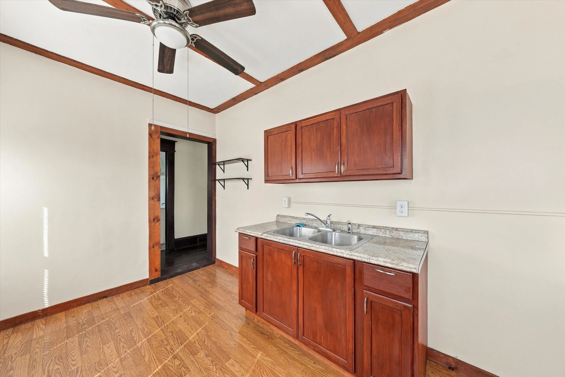 625 Elm AVE SE - Photo 20