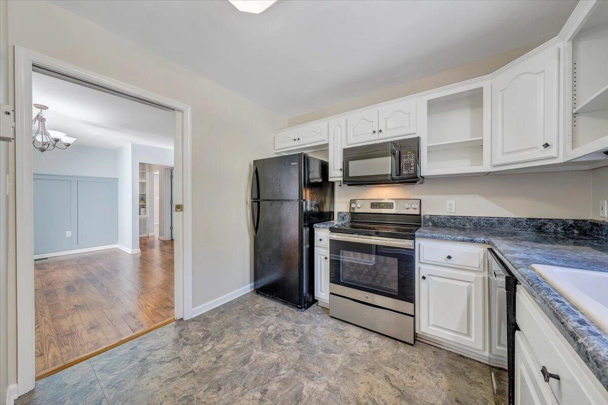 1096 Collierstown RD - Photo 11