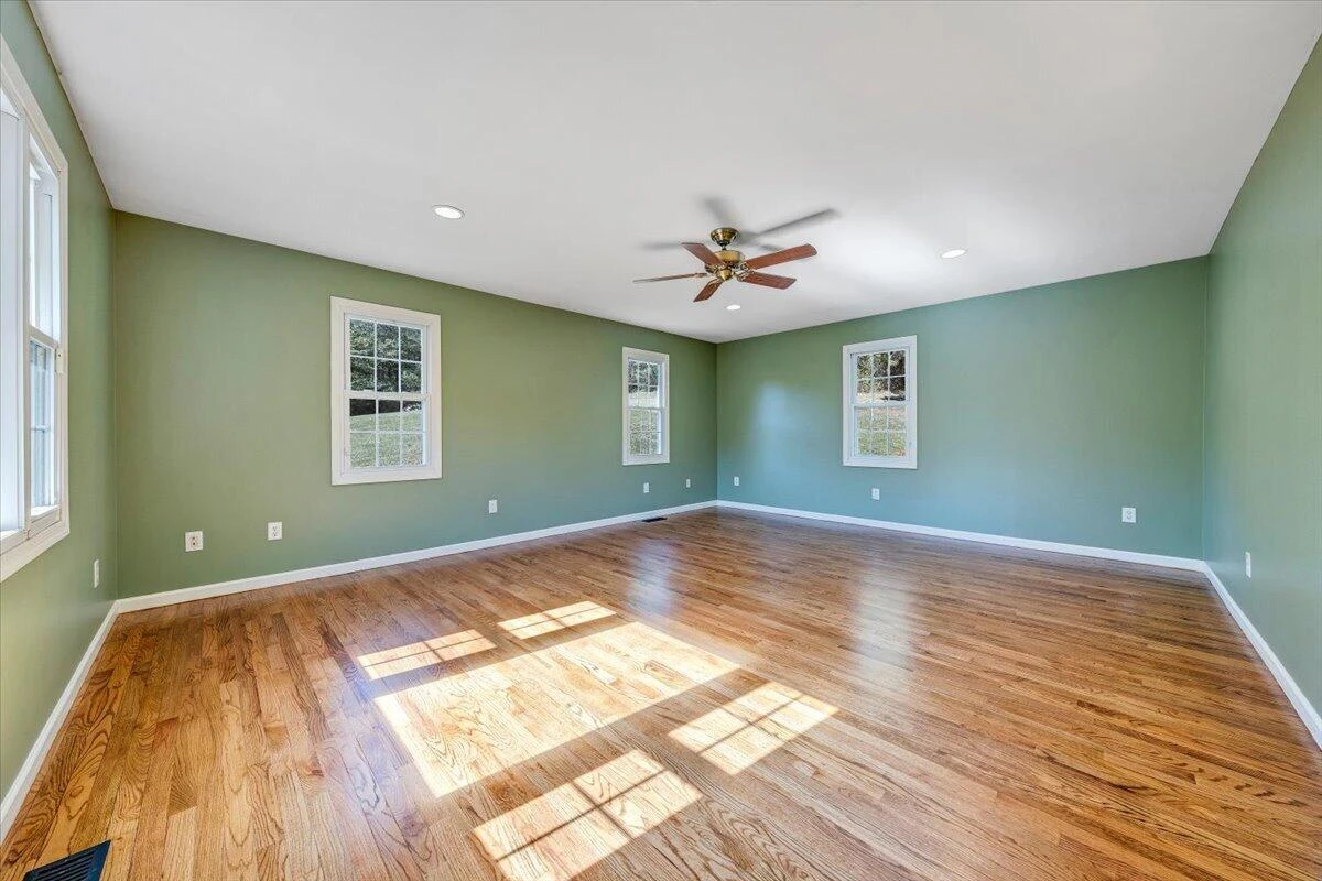 1096 Collierstown RD - Photo 15