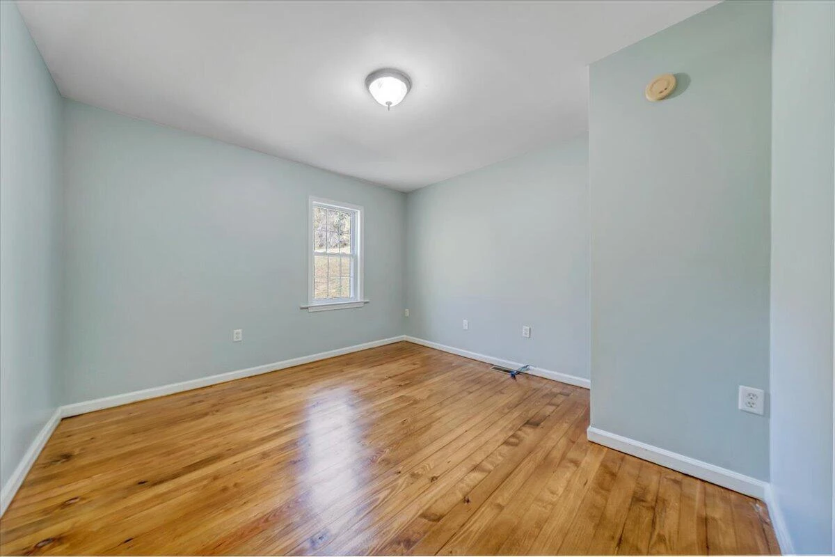 1096 Collierstown RD - Photo 21