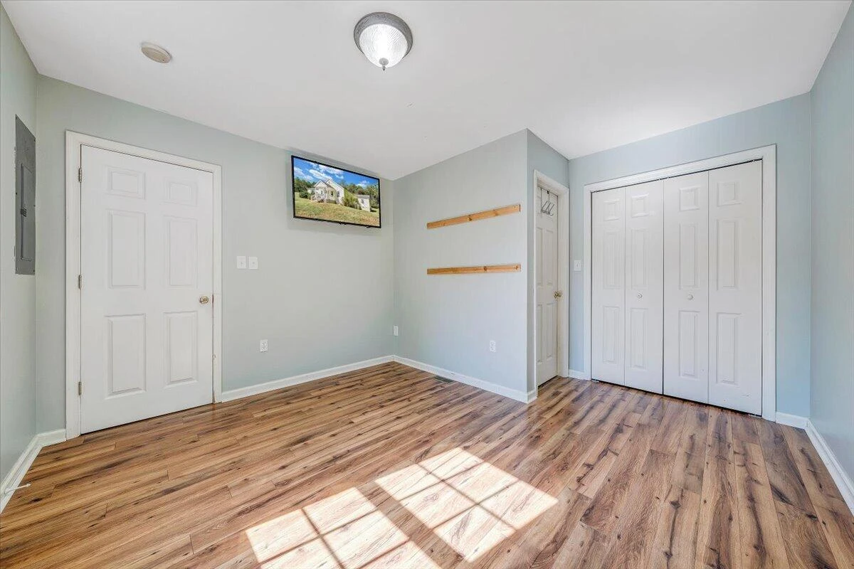 1096 Collierstown RD - Photo 27