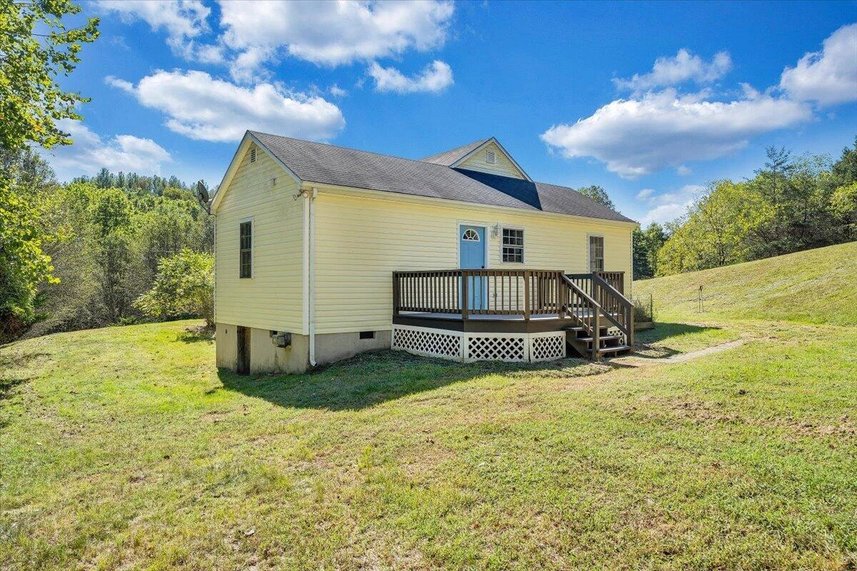 1096 Collierstown RD - Photo 35