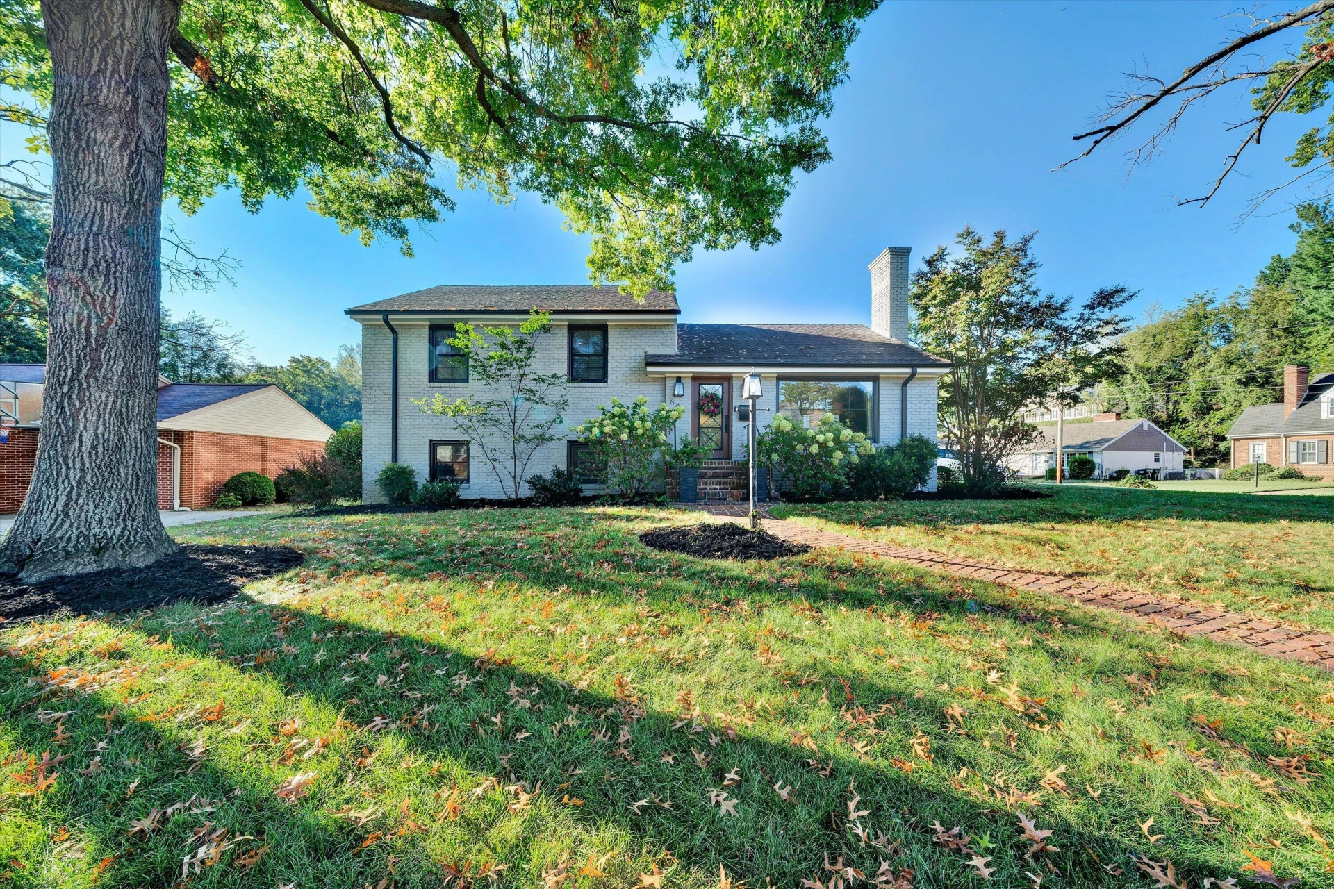 642 Marshall ST - Photo 3