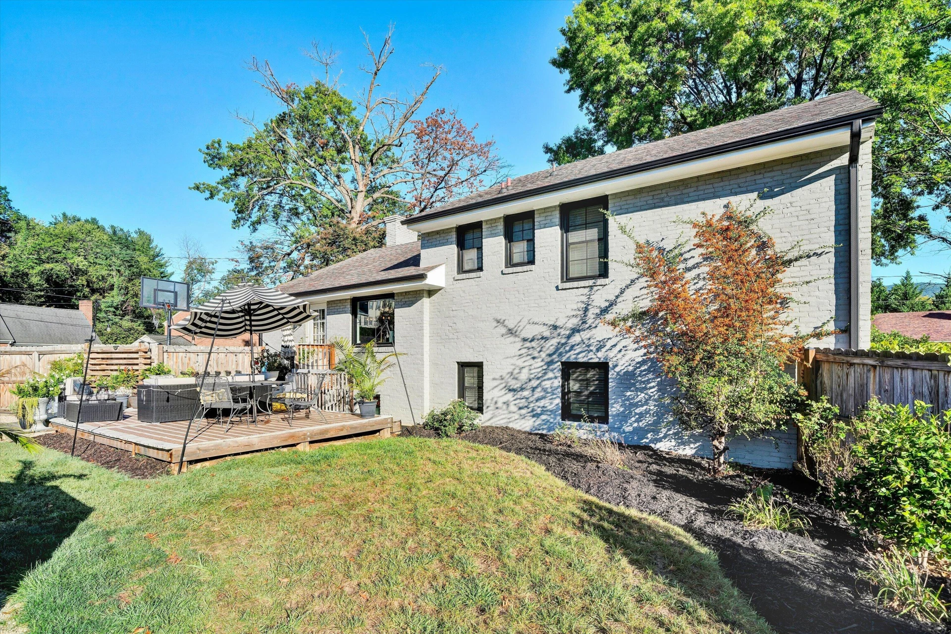 642 Marshall ST - Photo 39