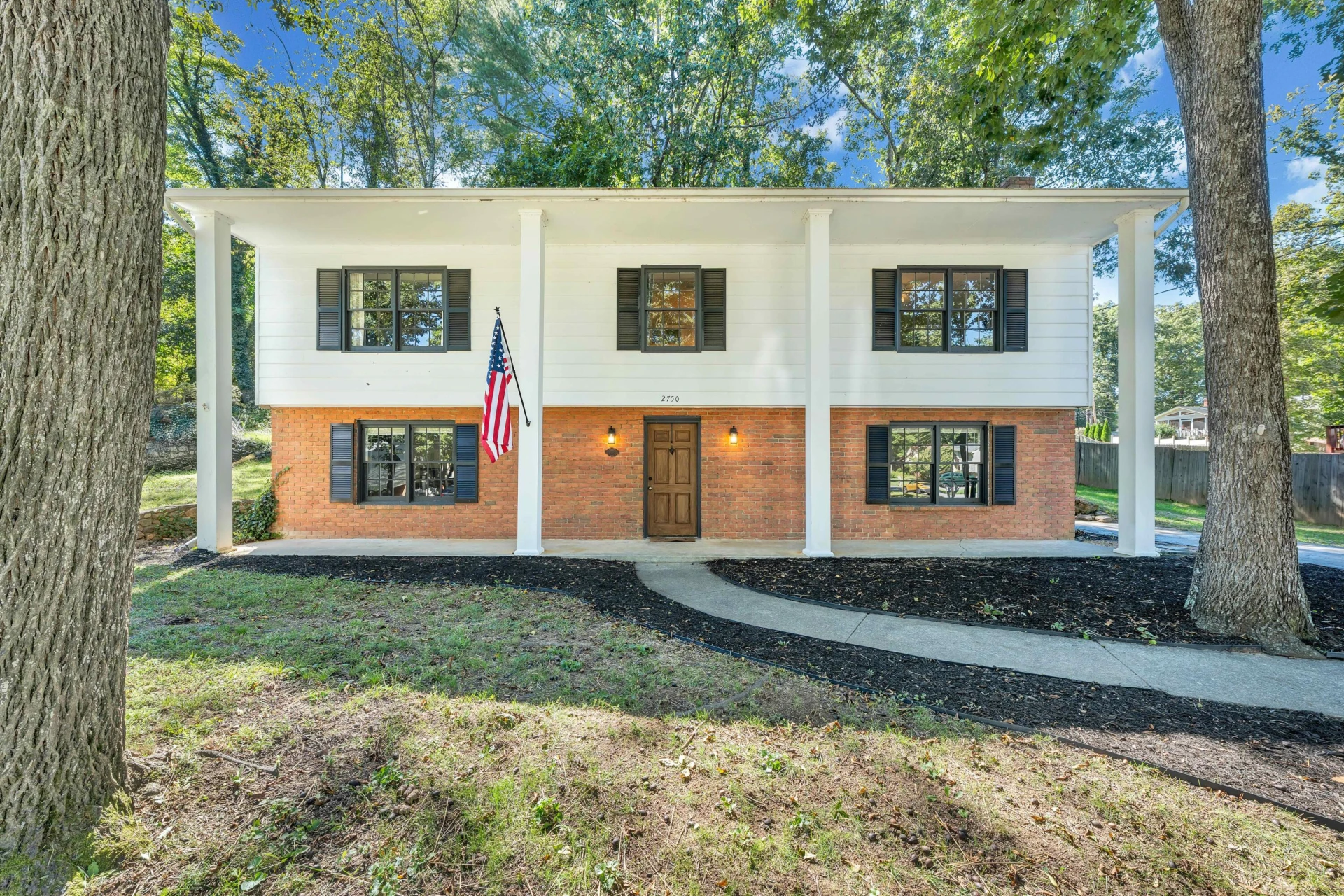 2750 White Pelican LN
