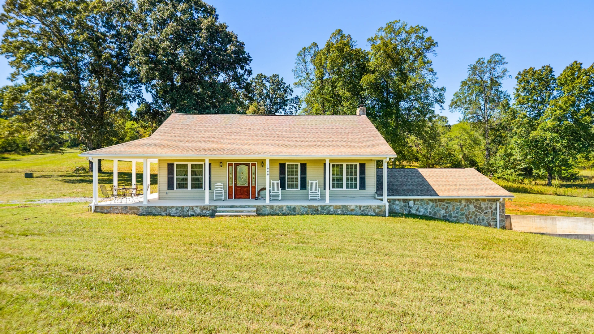 1868 Glenwood DR - Photo 8