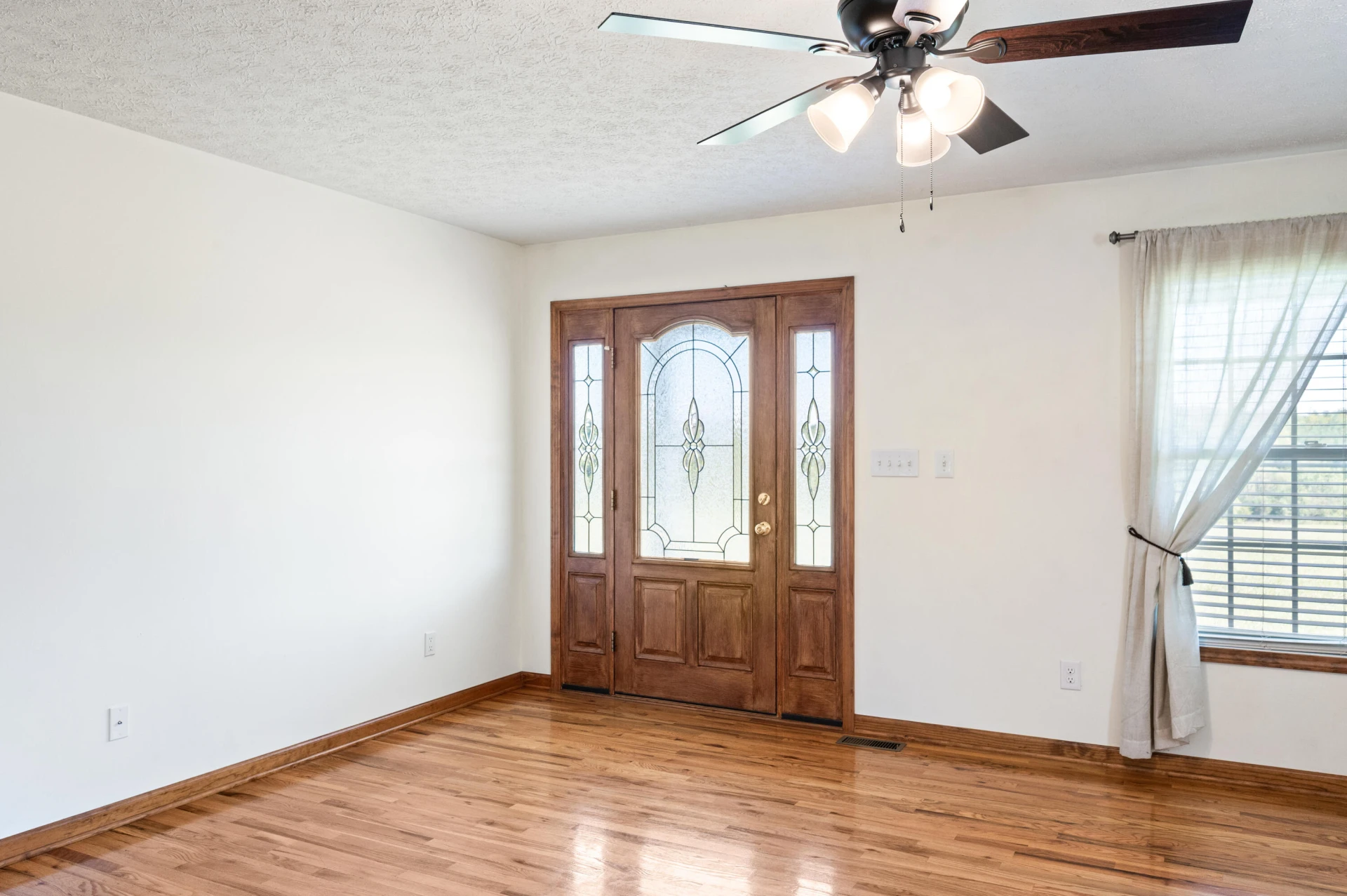 1868 Glenwood DR - Photo 9