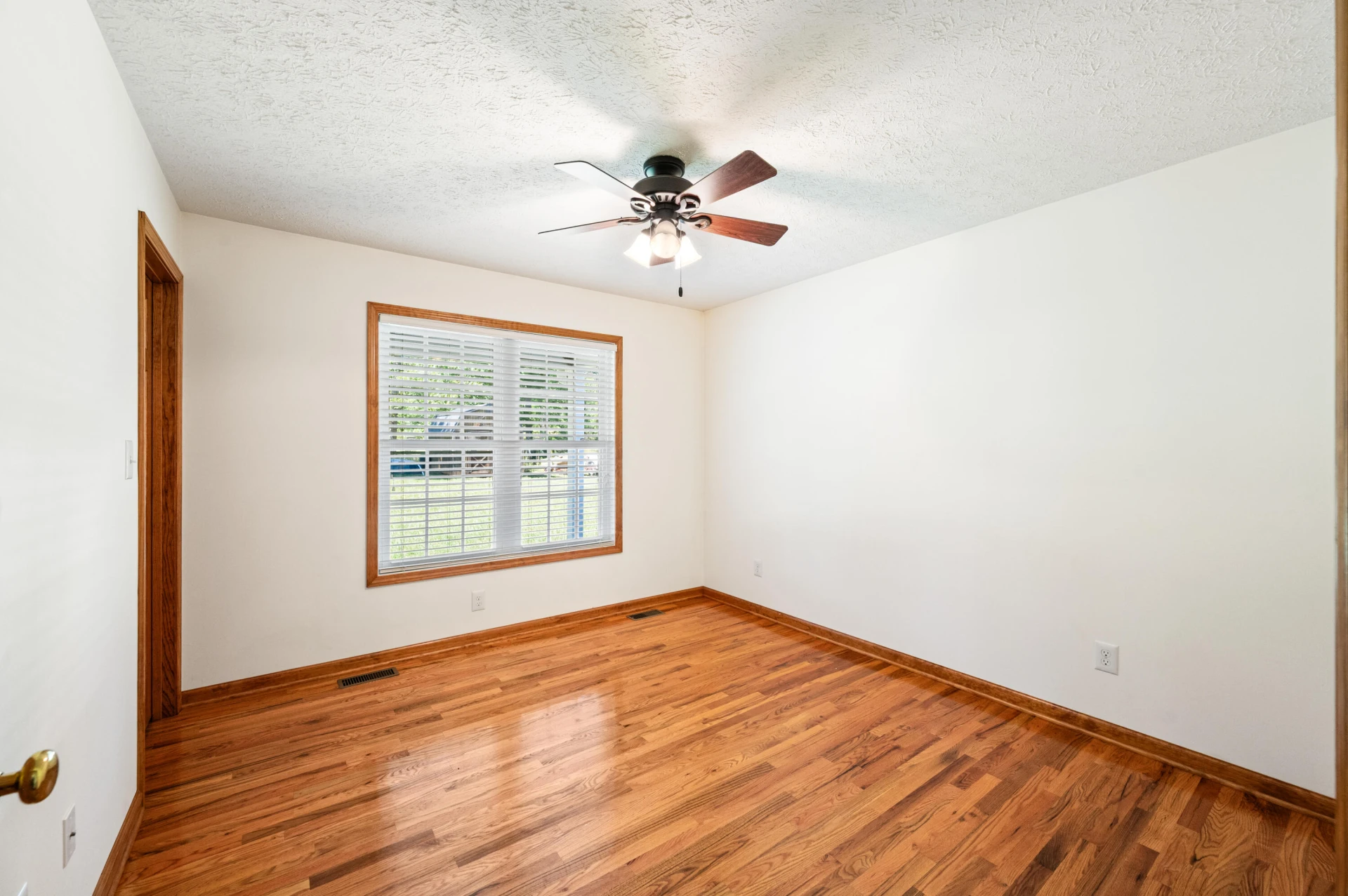 1868 Glenwood DR - Photo 20