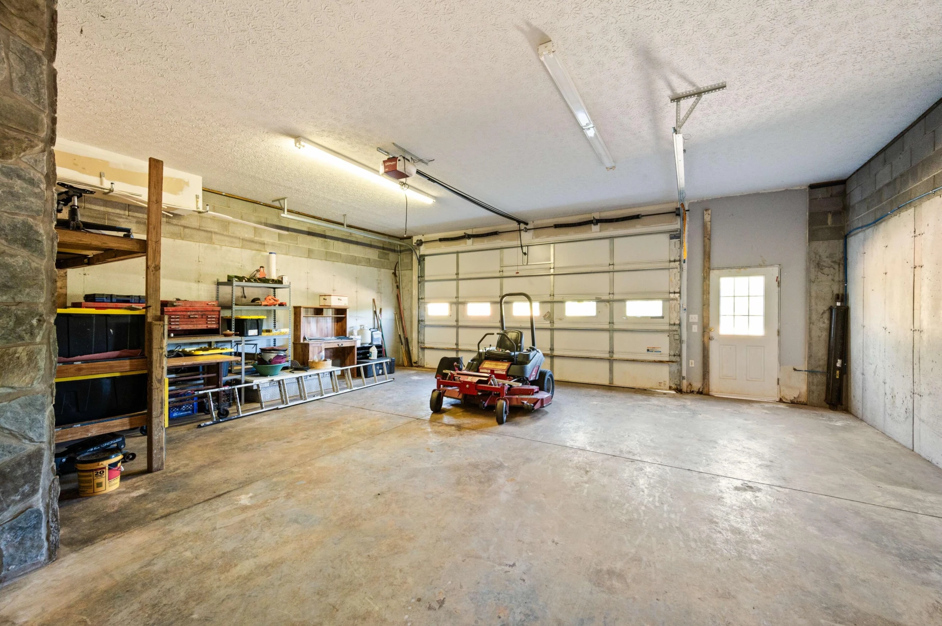 1868 Glenwood DR - Photo 26