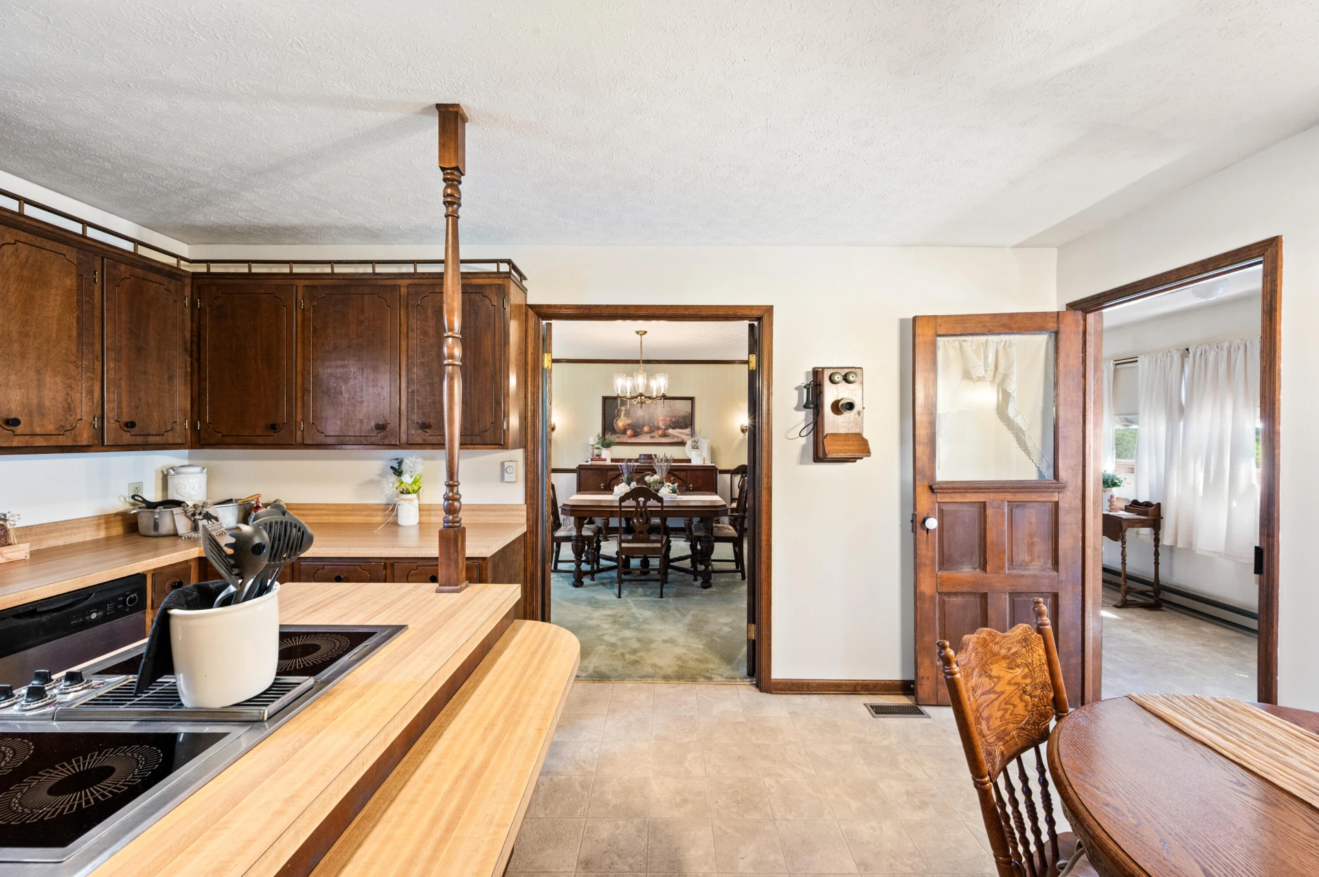1864 Glenwood DR - Photo 11