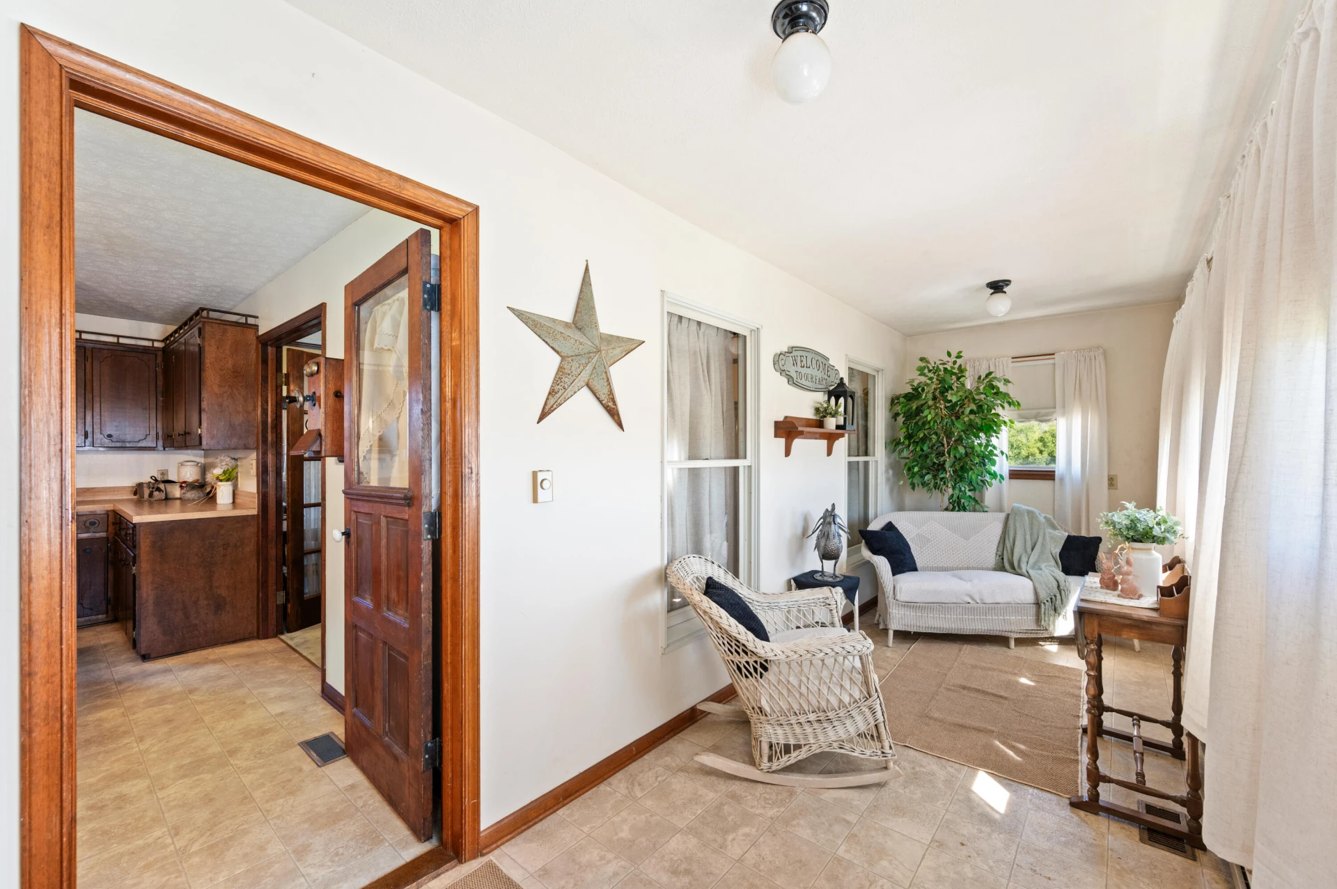 1864 Glenwood DR - Photo 13