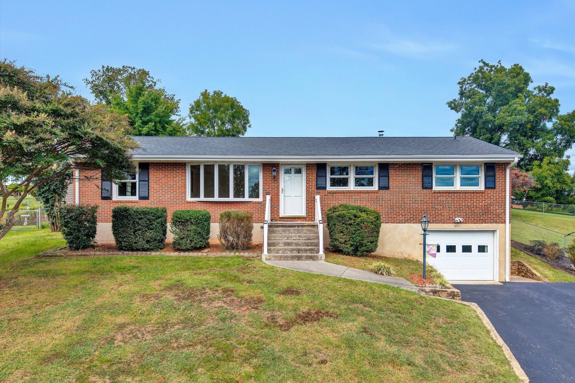 6641 Bryant CIR