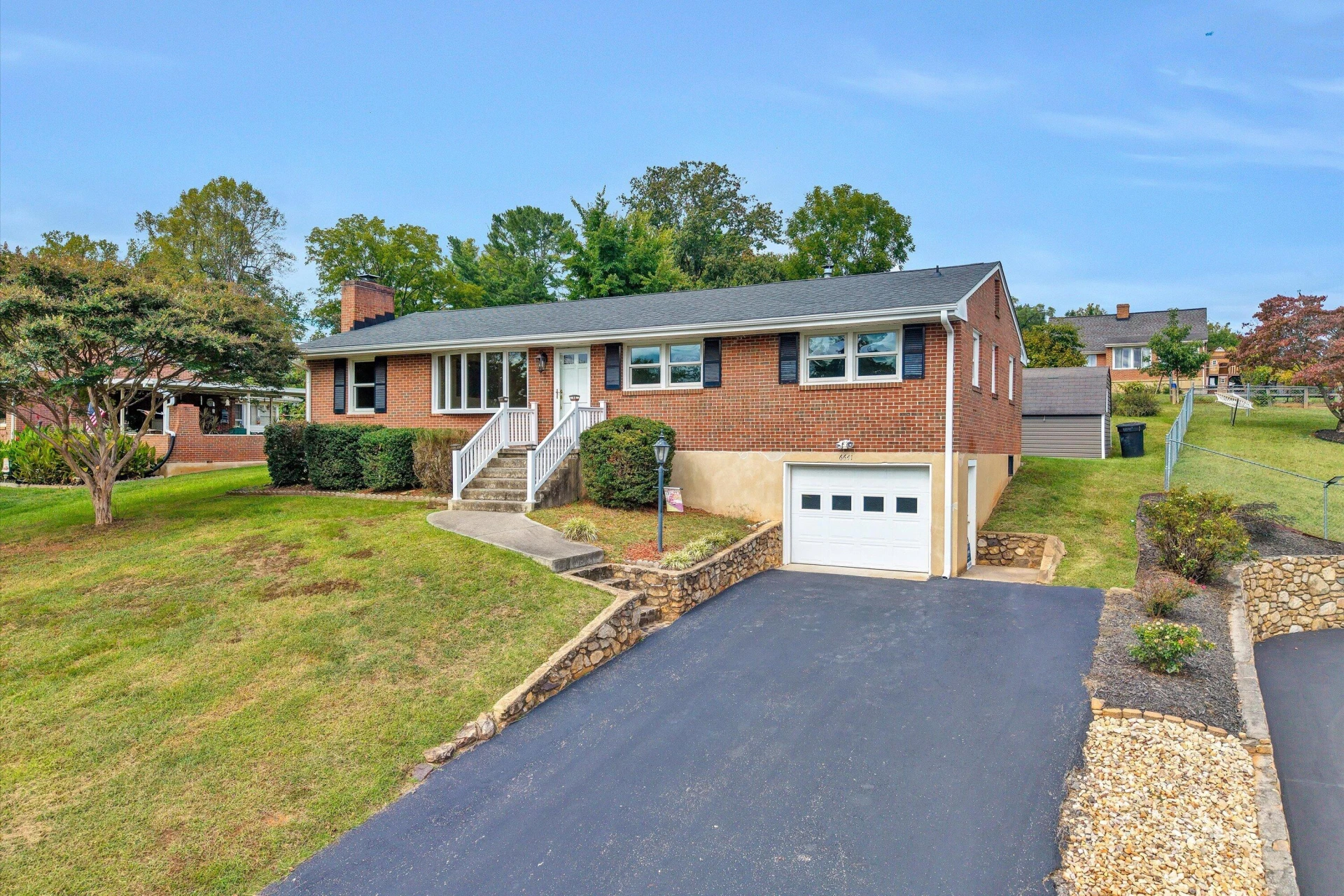 6641 Bryant CIR - Photo 2