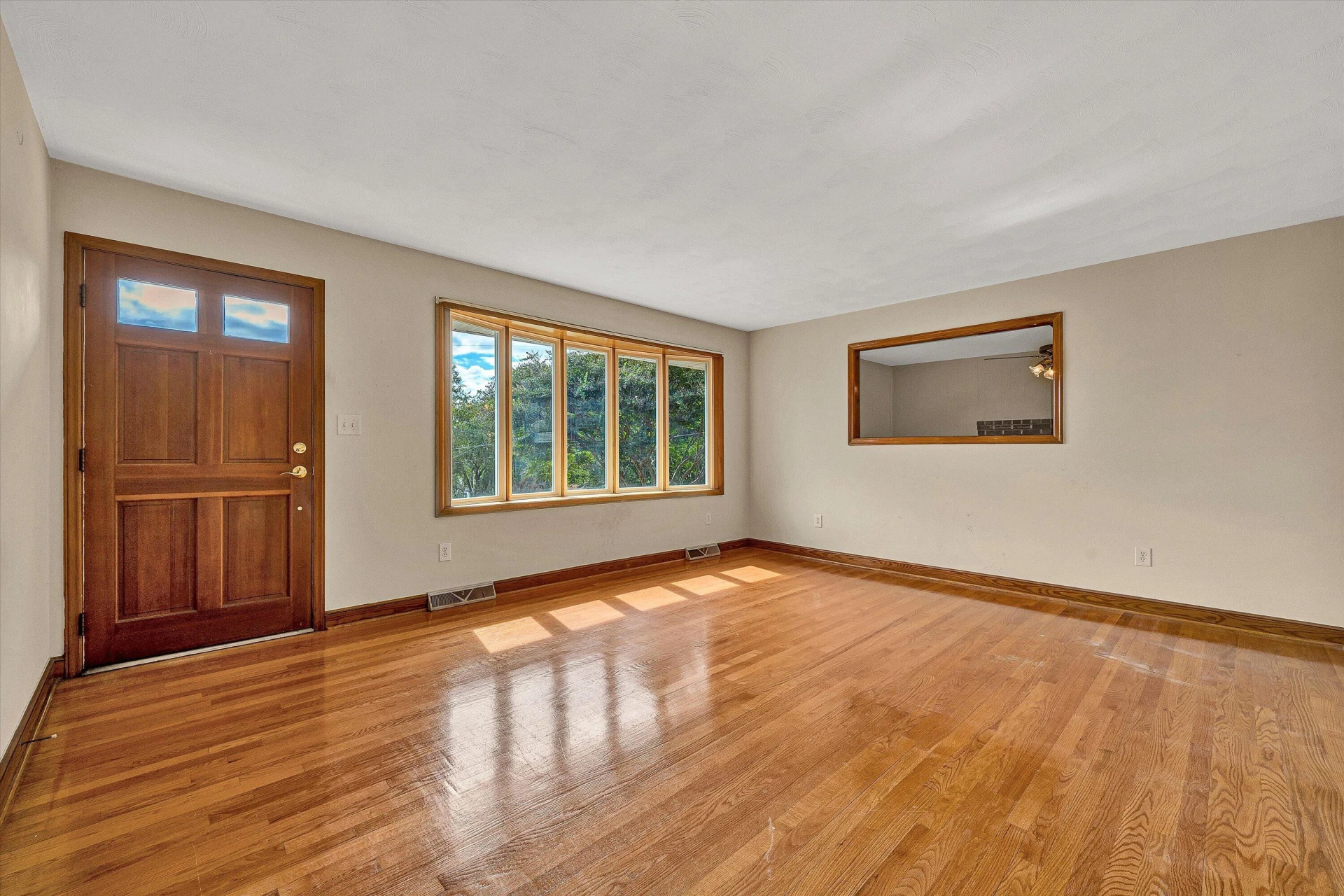 6641 Bryant CIR - Photo 3