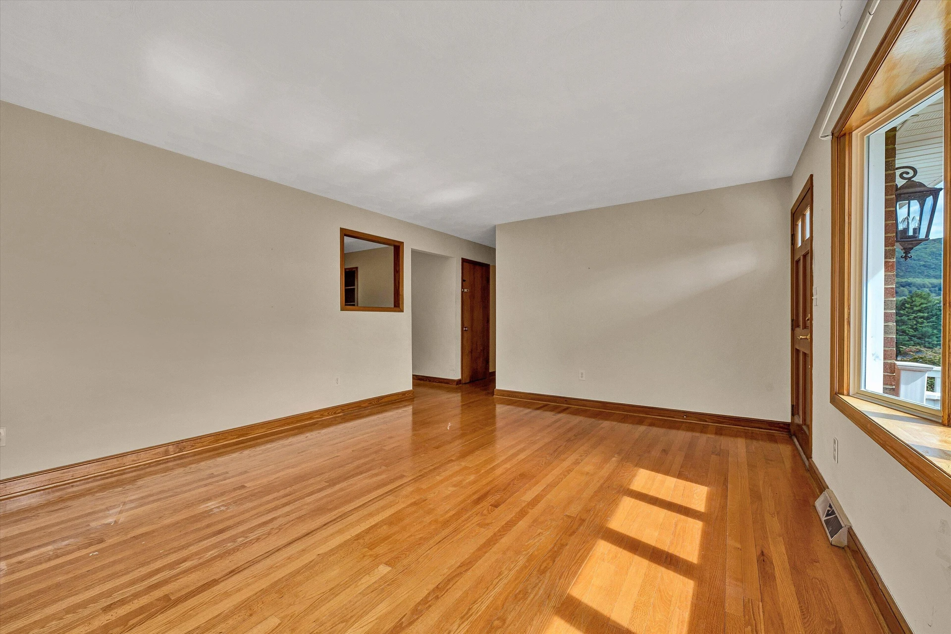 6641 Bryant CIR - Photo 4