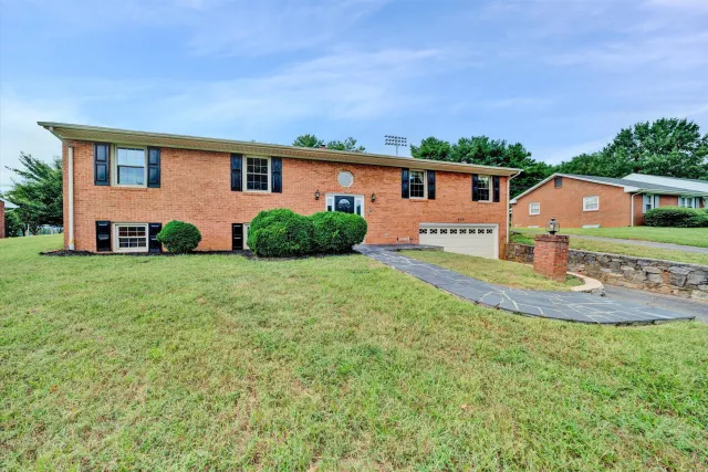 320 Swan DR, Vinton, VA, 24179