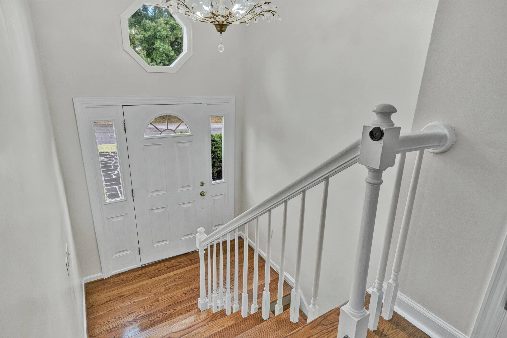 320 Swan DR - Photo 4