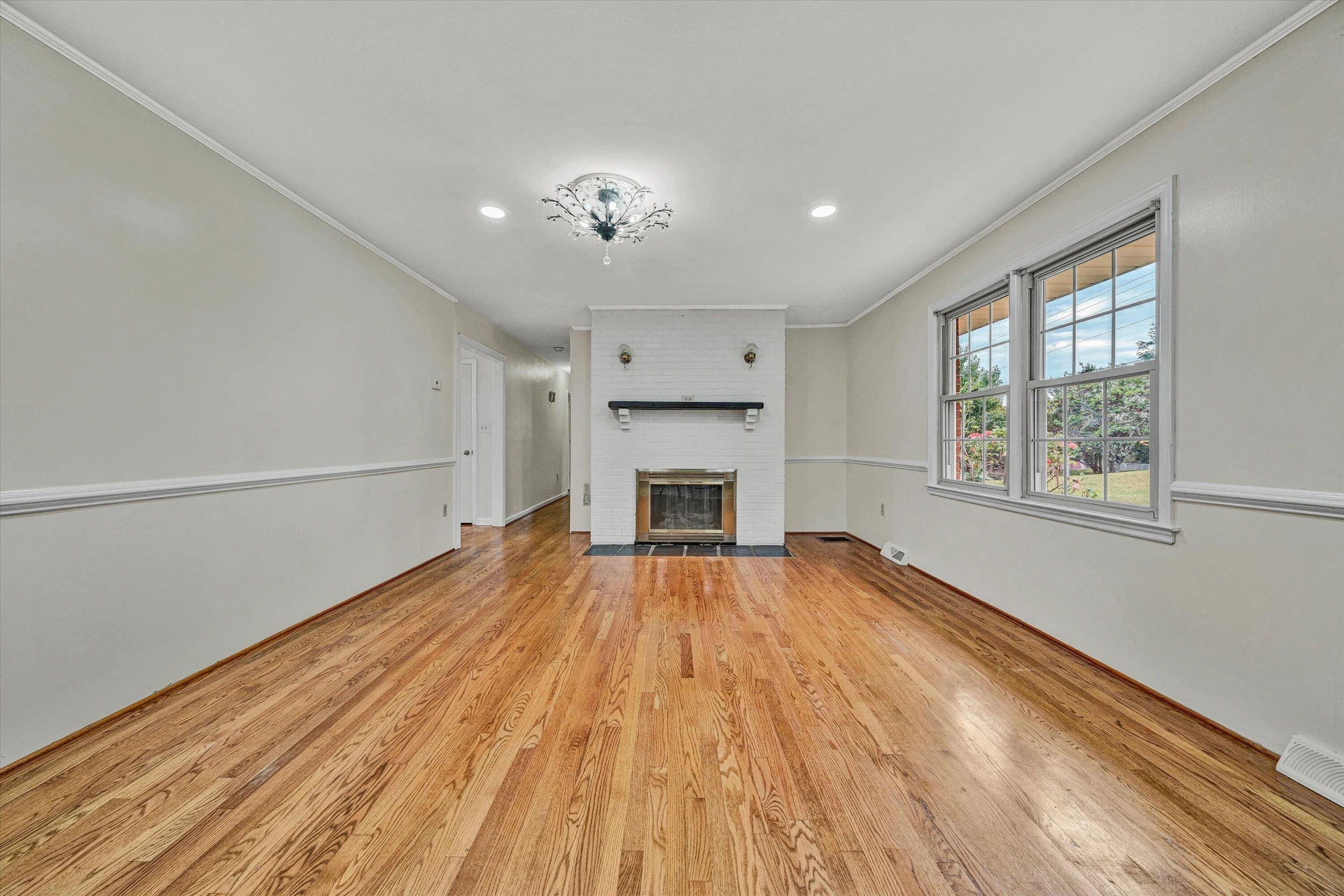 320 Swan DR - Photo 12