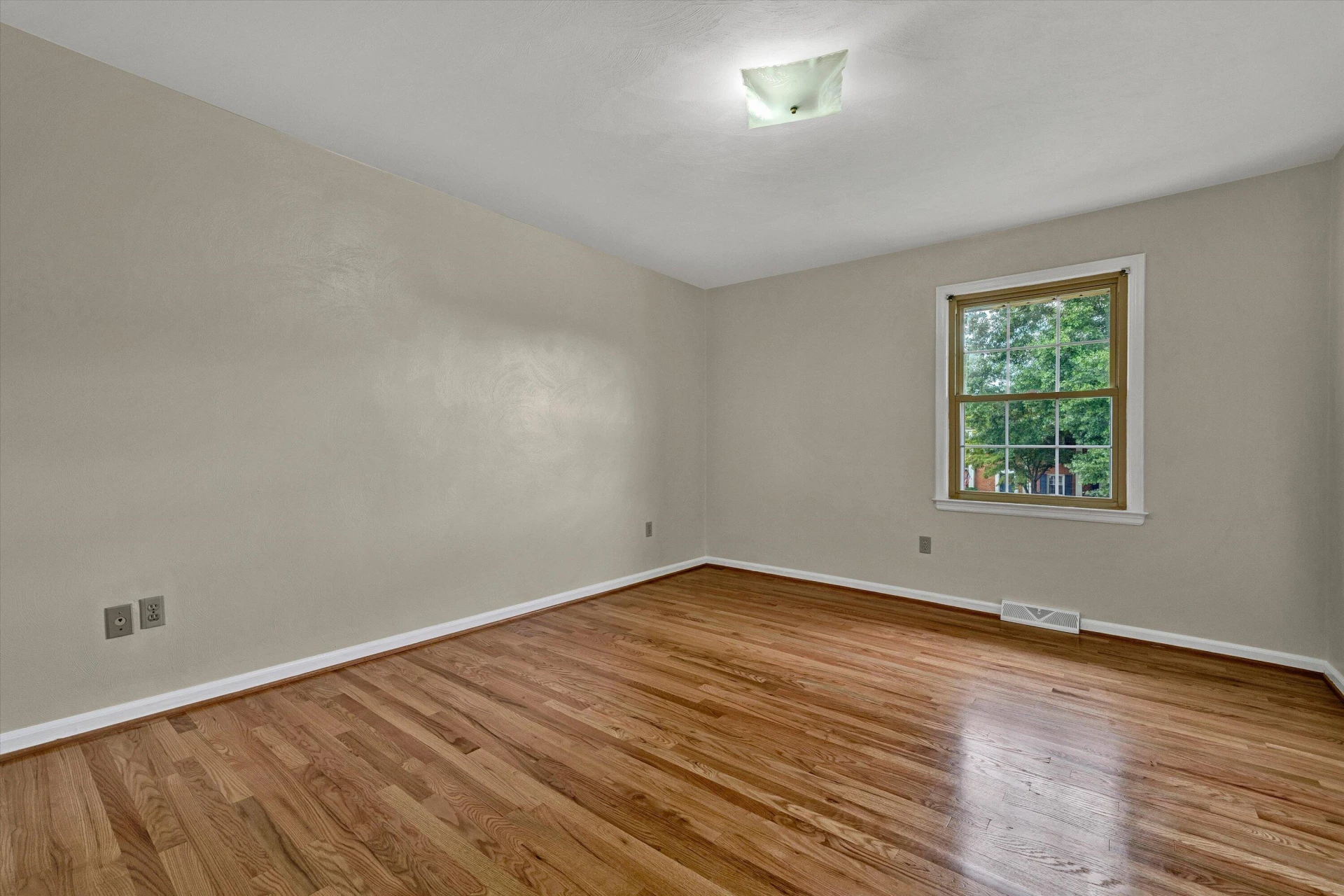 320 Swan DR - Photo 16