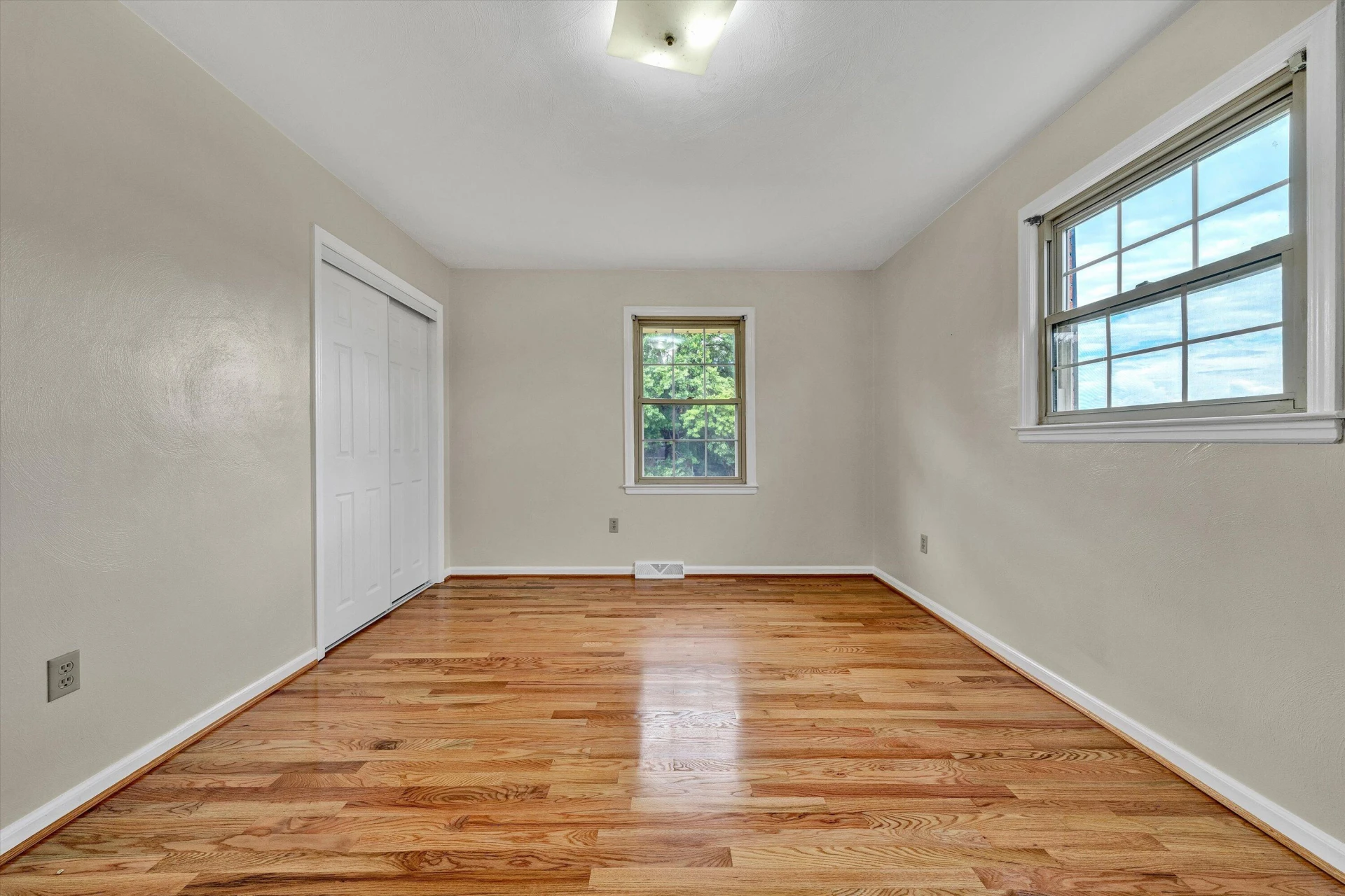 320 Swan DR - Photo 18