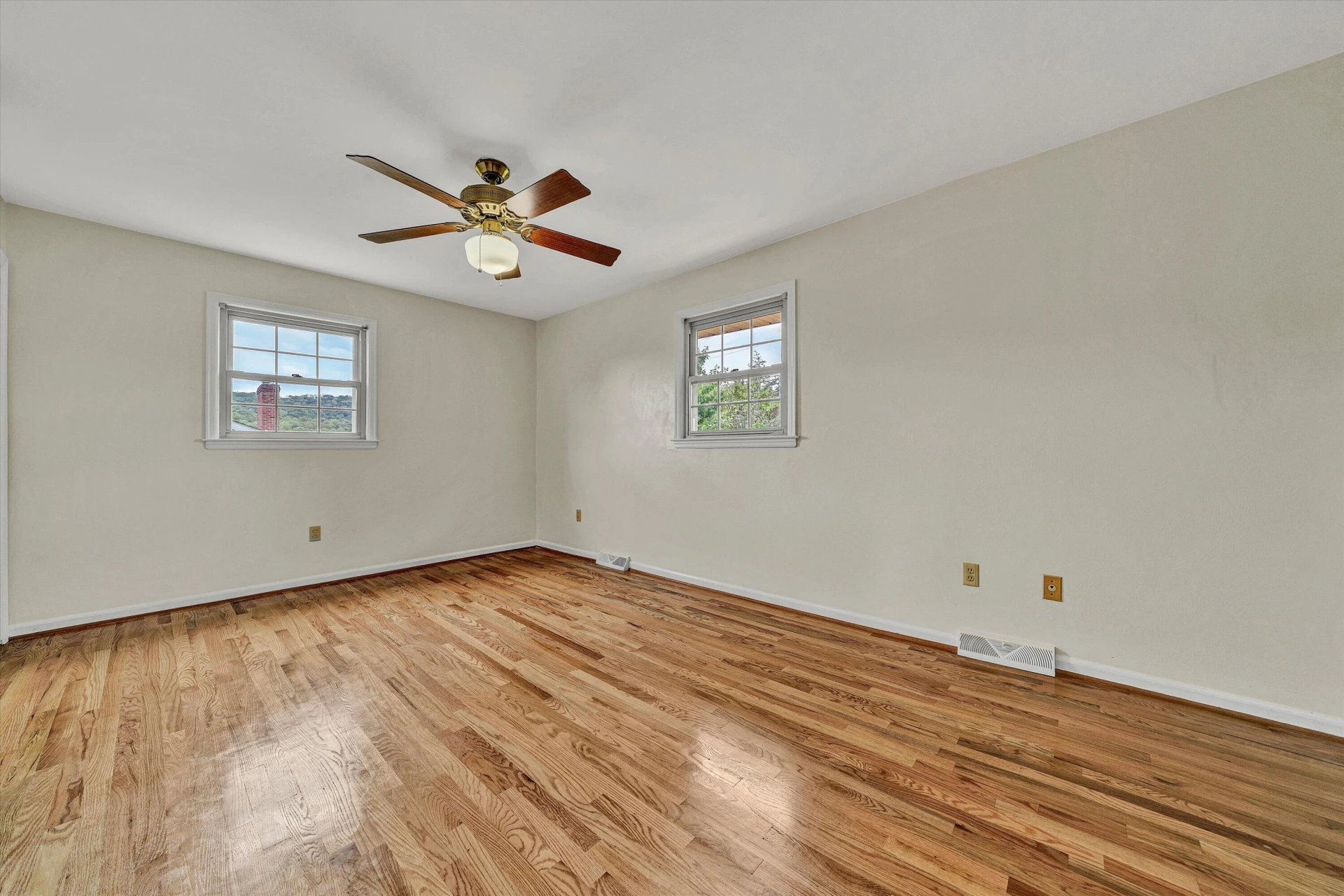 320 Swan DR - Photo 22