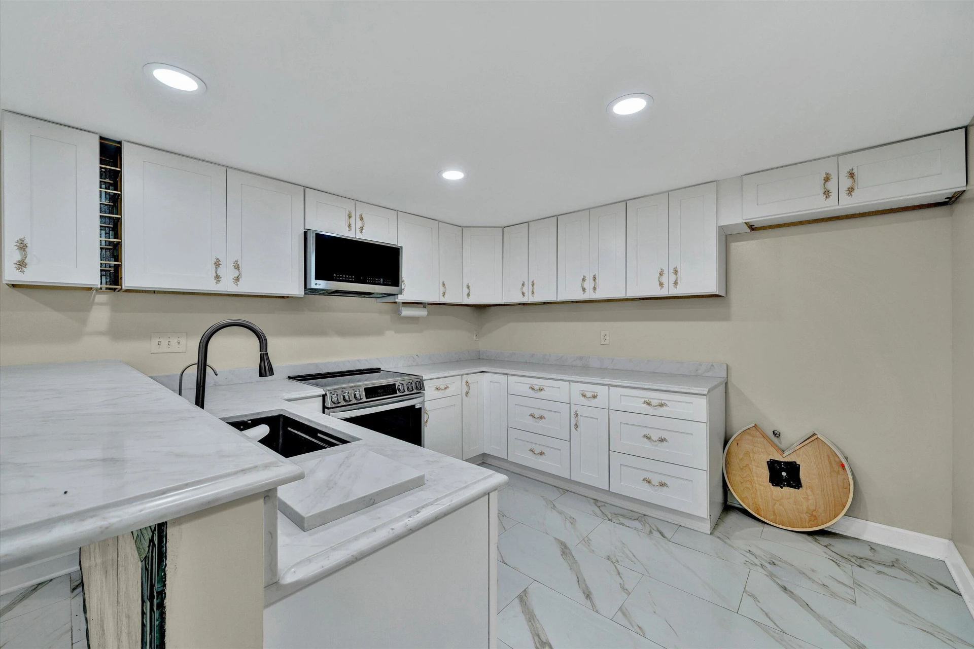 320 Swan DR - Photo 28