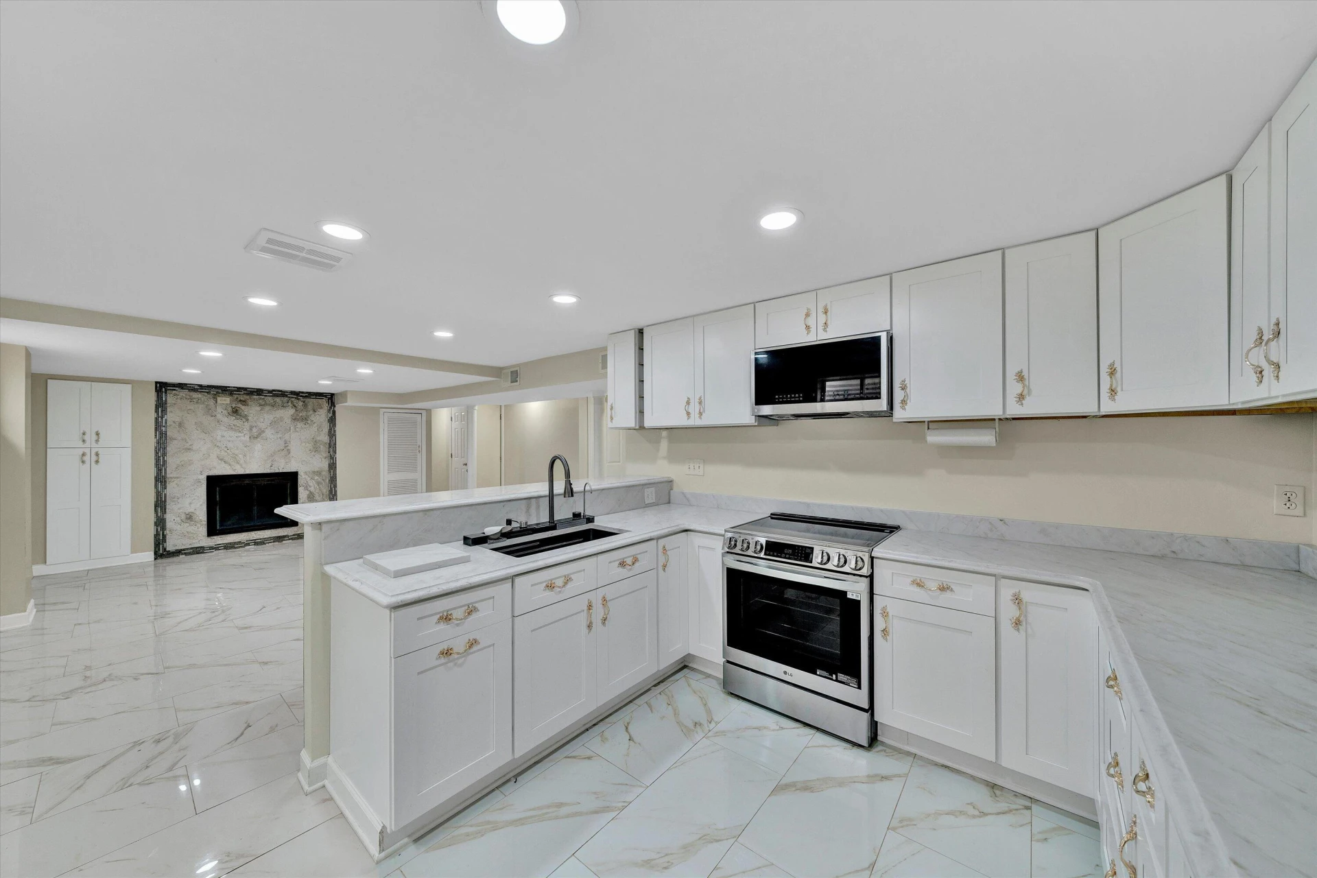 320 Swan DR - Photo 30