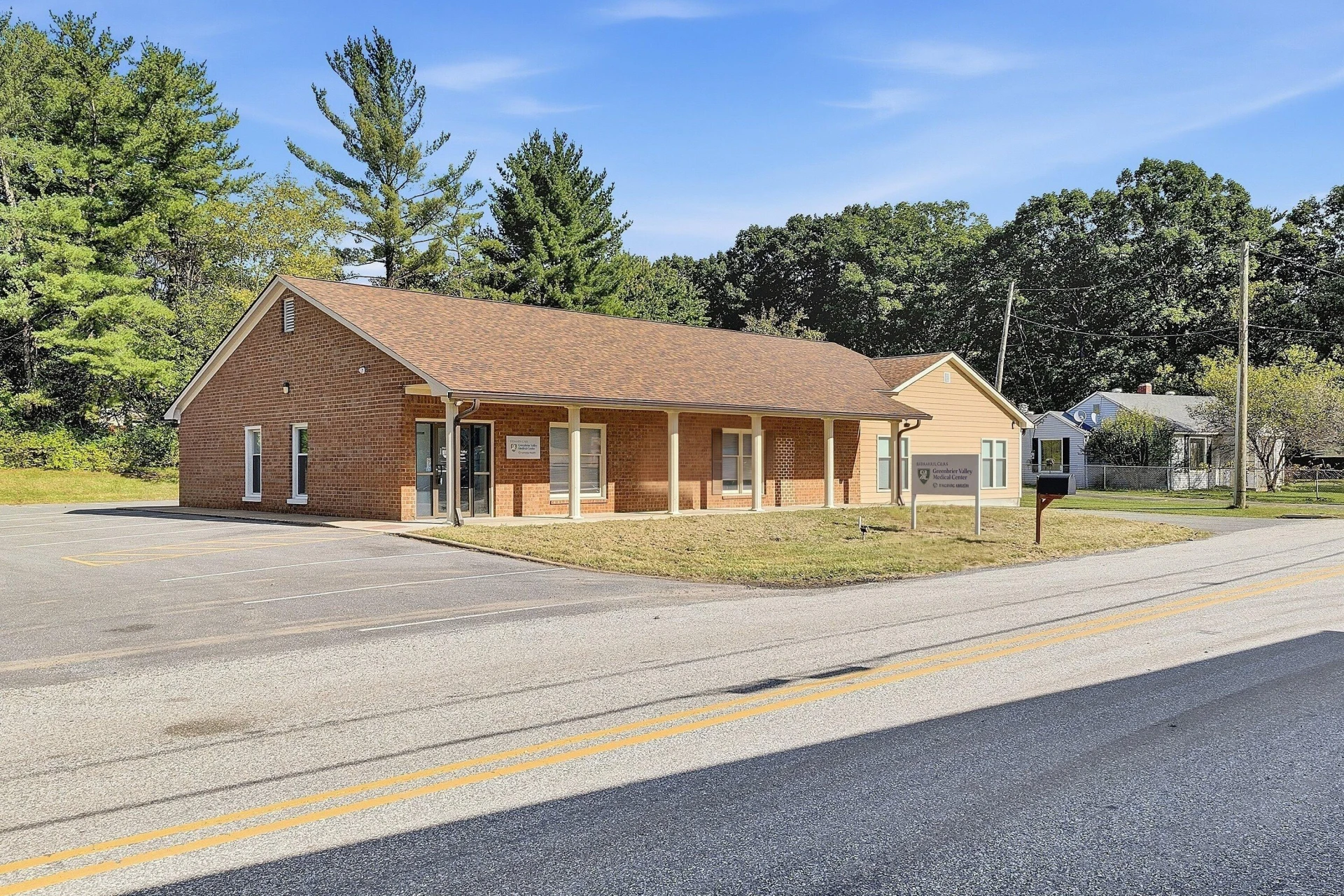 810 Grayson AVE - Photo 2