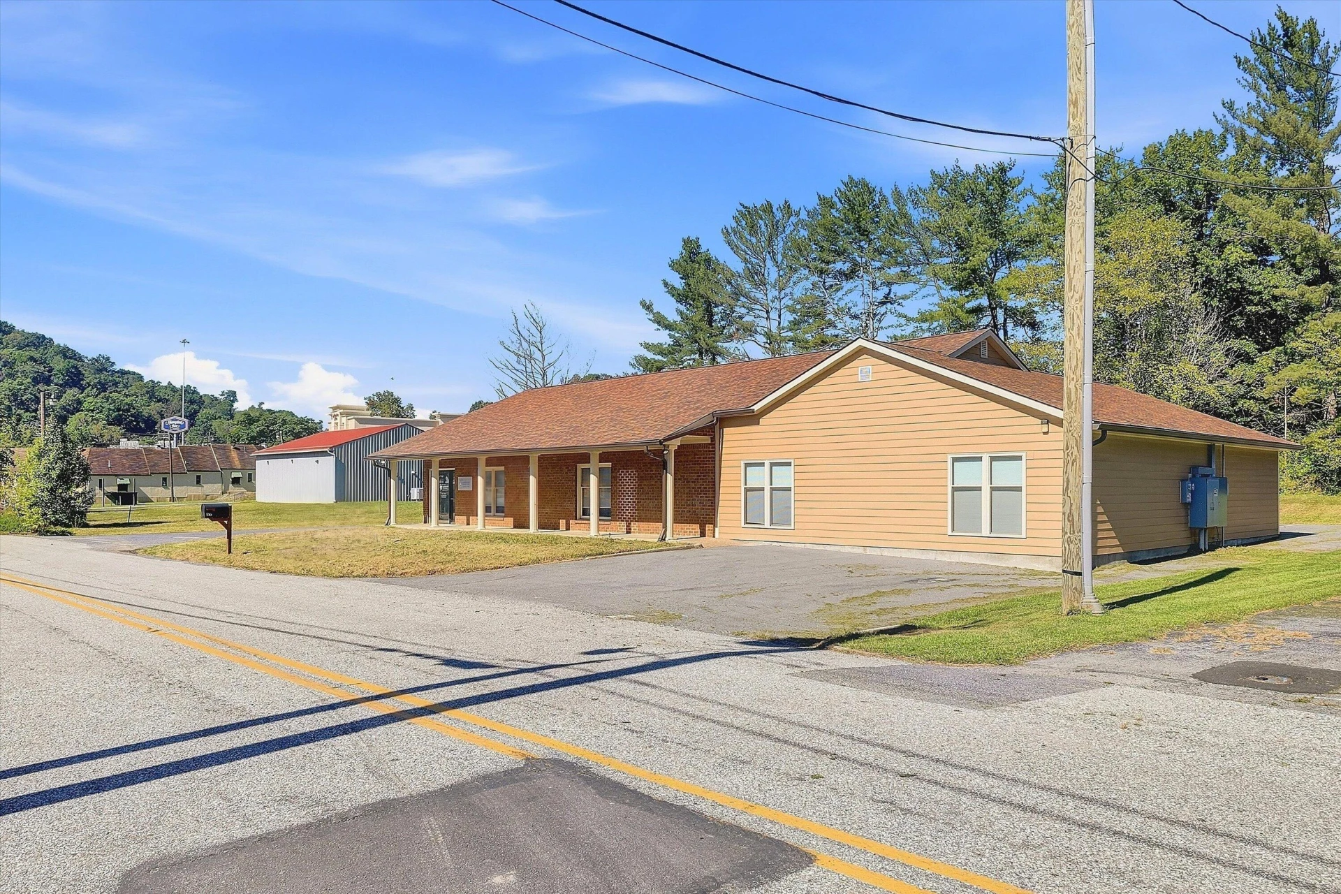 810 Grayson AVE - Photo 3
