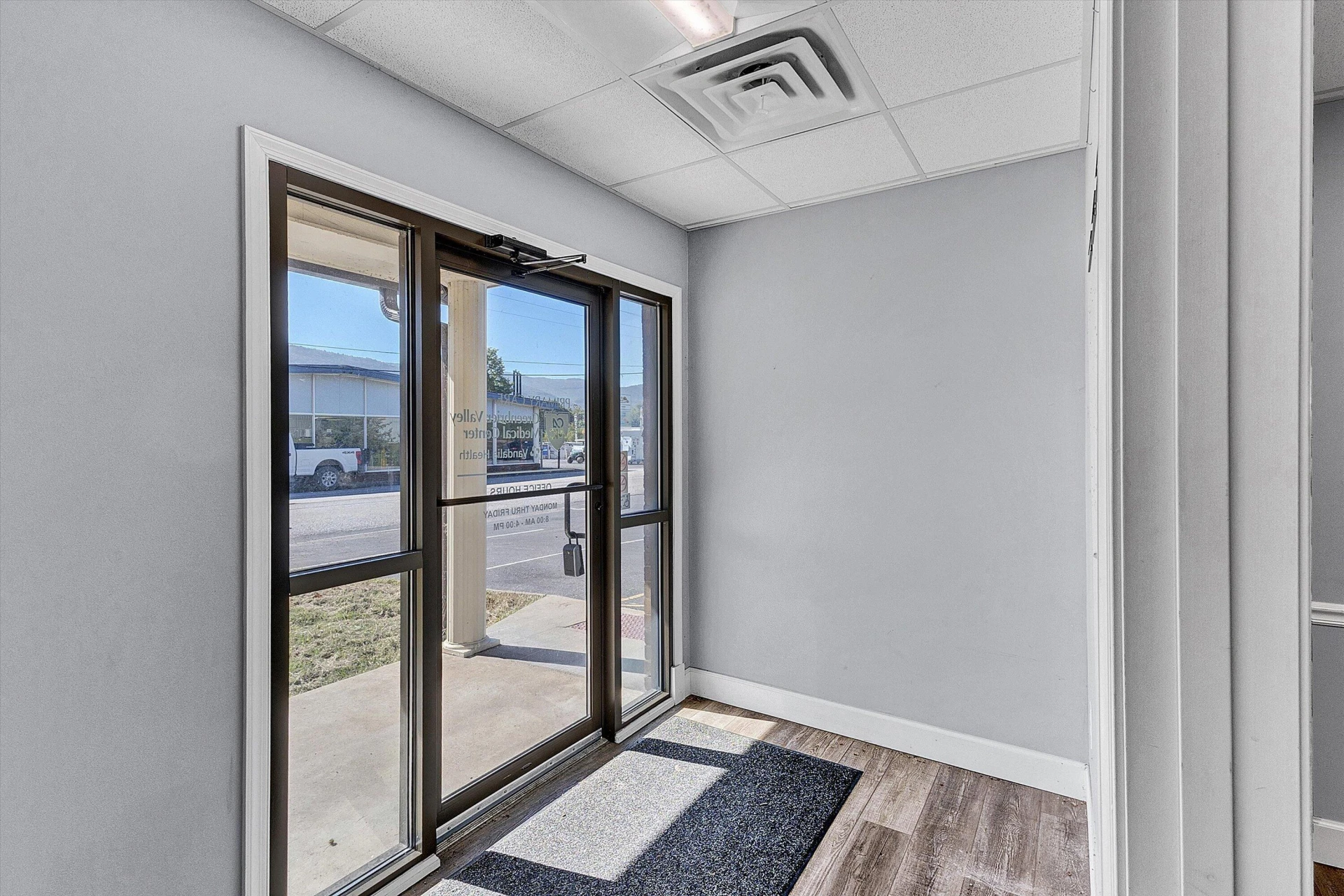 810 Grayson AVE - Photo 9