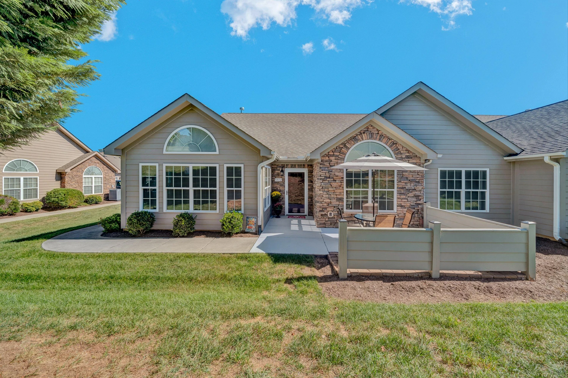5472 Orchard Villas CIR