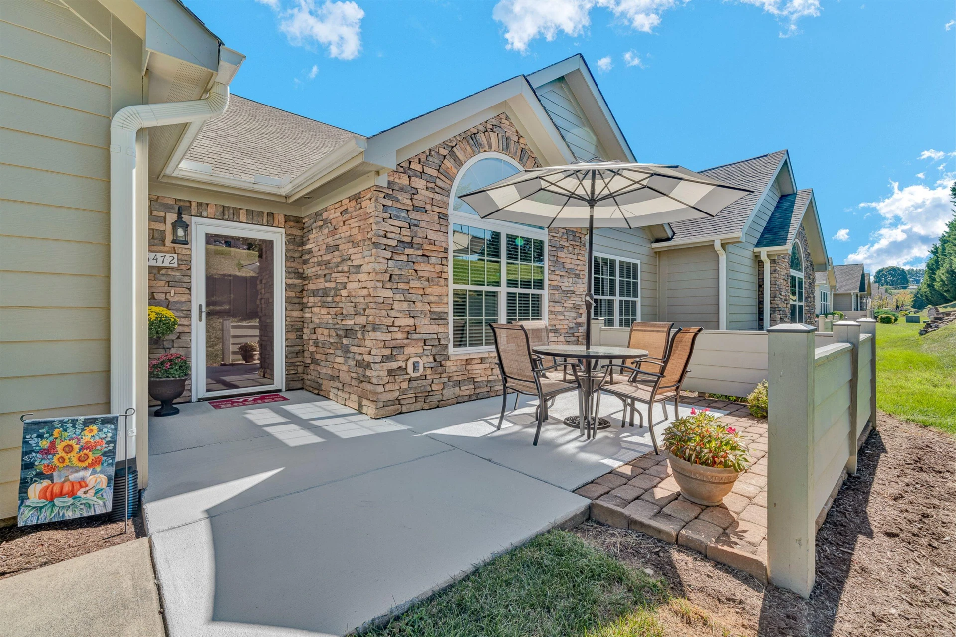 5472 Orchard Villas CIR - Photo 2